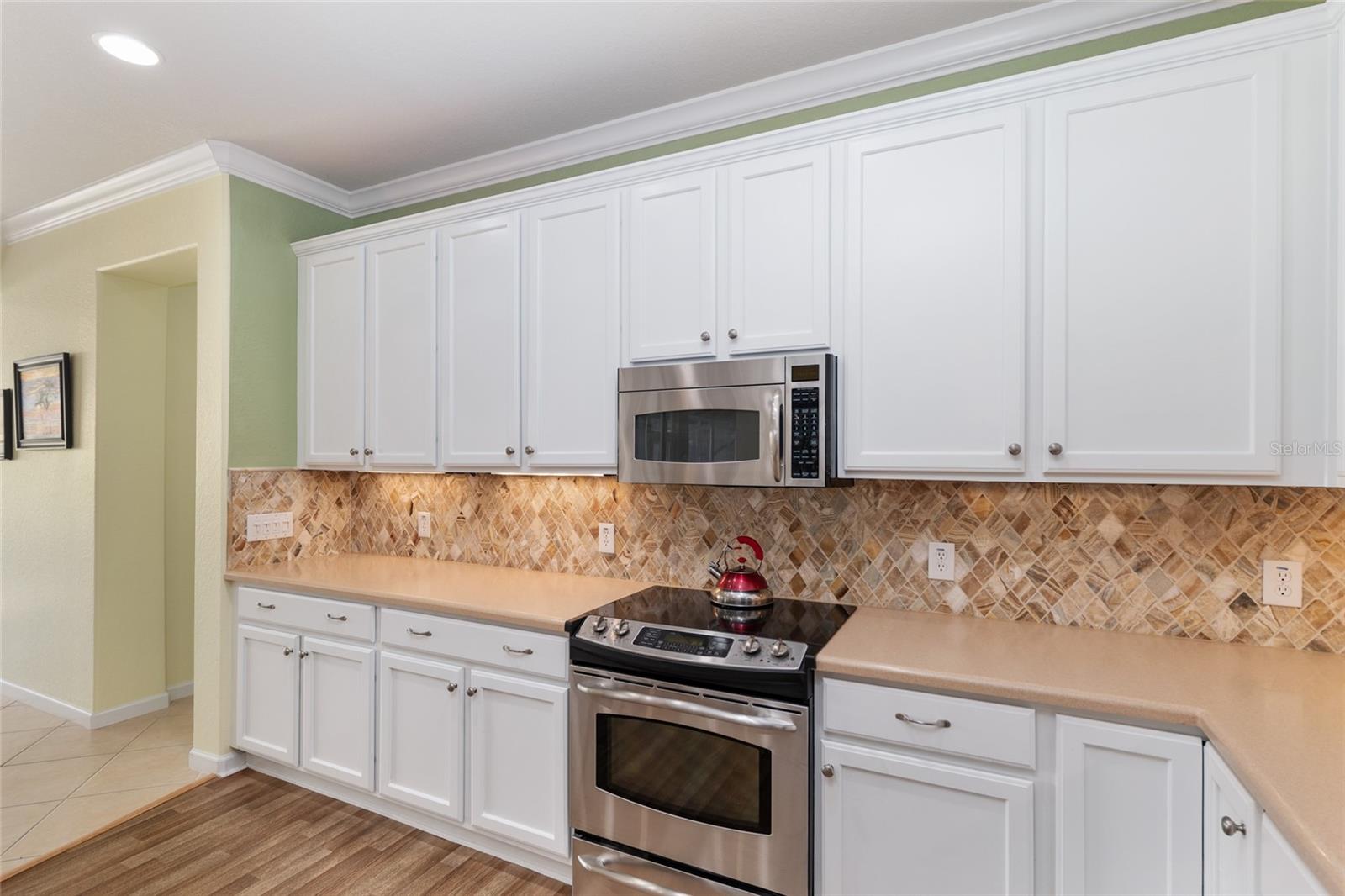 Image 23 of 98 For 9439 71st Loop