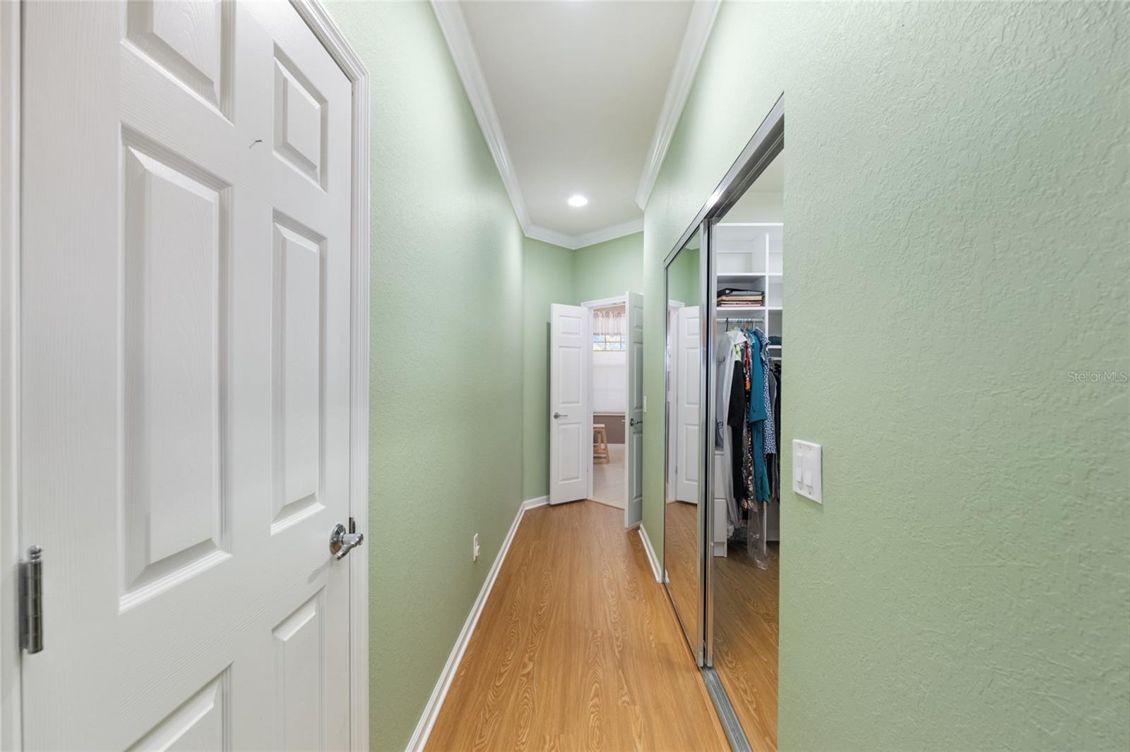 Image 38 of 98 For 9439 71st Loop