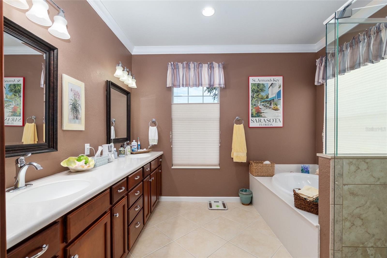 Image 40 of 98 For 9439 71st Loop