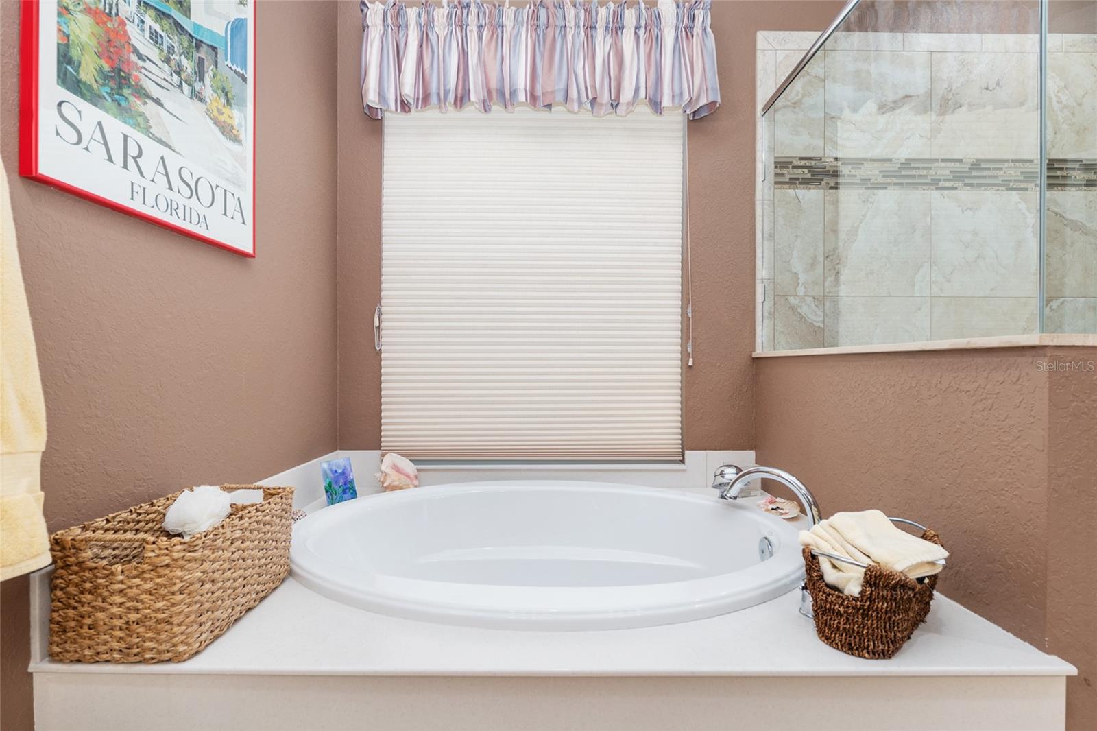 Image 42 of 98 For 9439 71st Loop