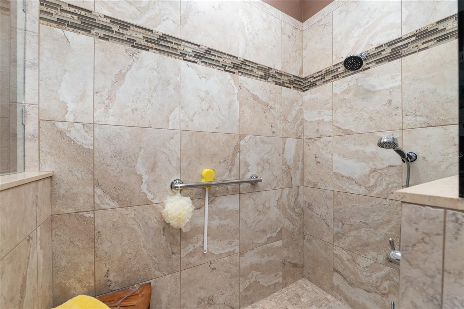 Image 44 of 98 For 9439 71st Loop