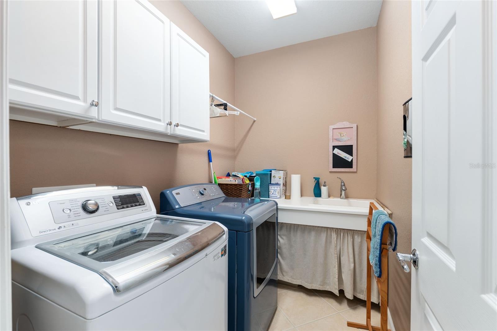 Image 53 of 98 For 9439 71st Loop