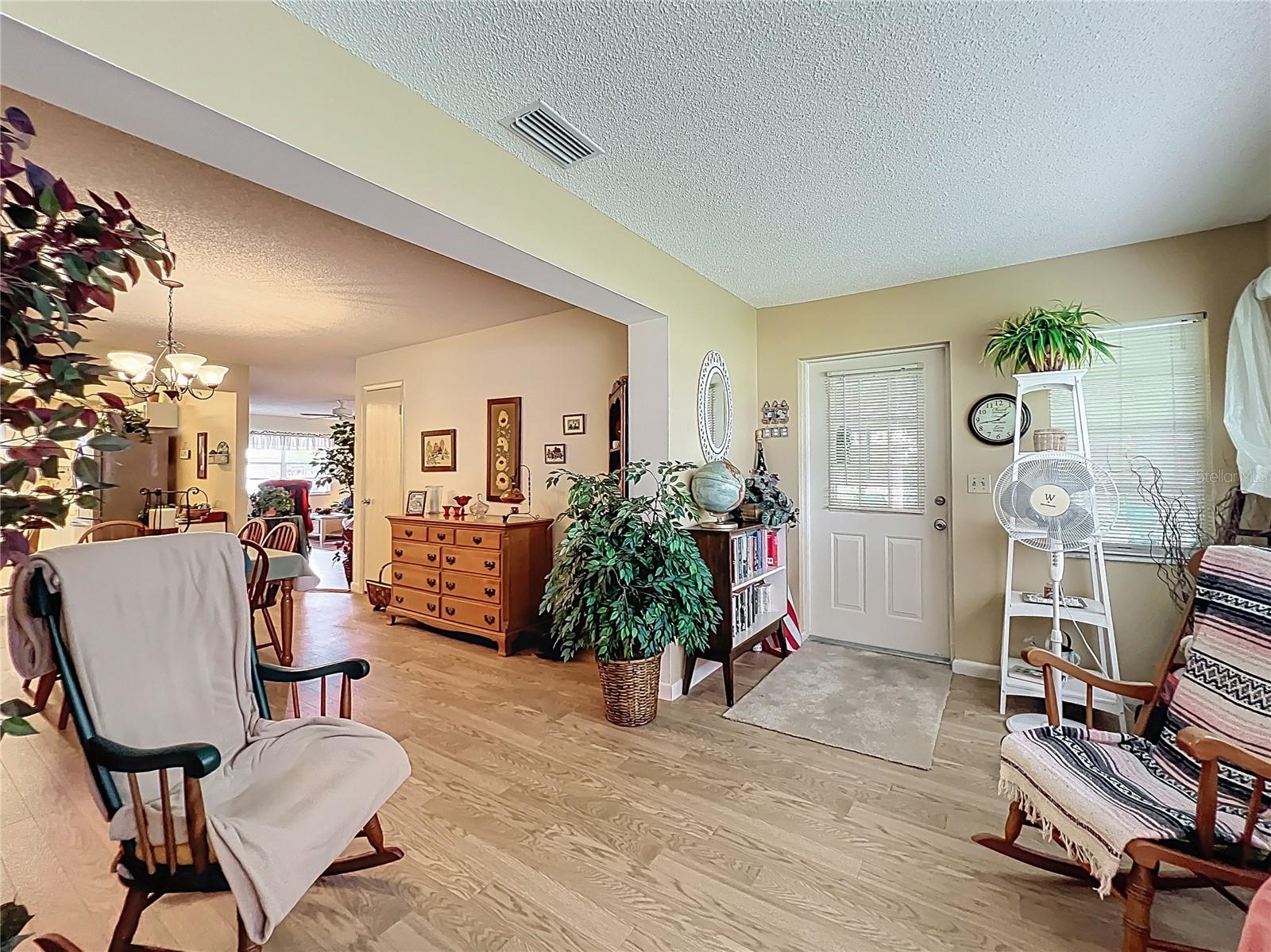 Image 14 of 27 For 8862 92nd Street D