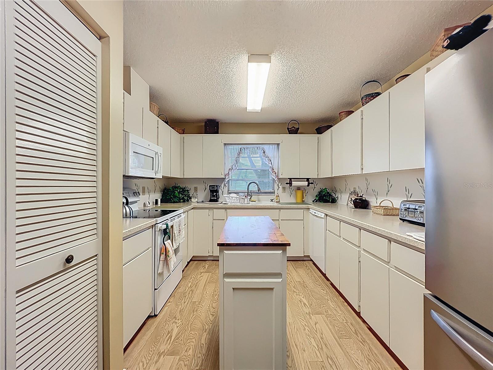 Image 18 of 27 For 8862 92nd Street D