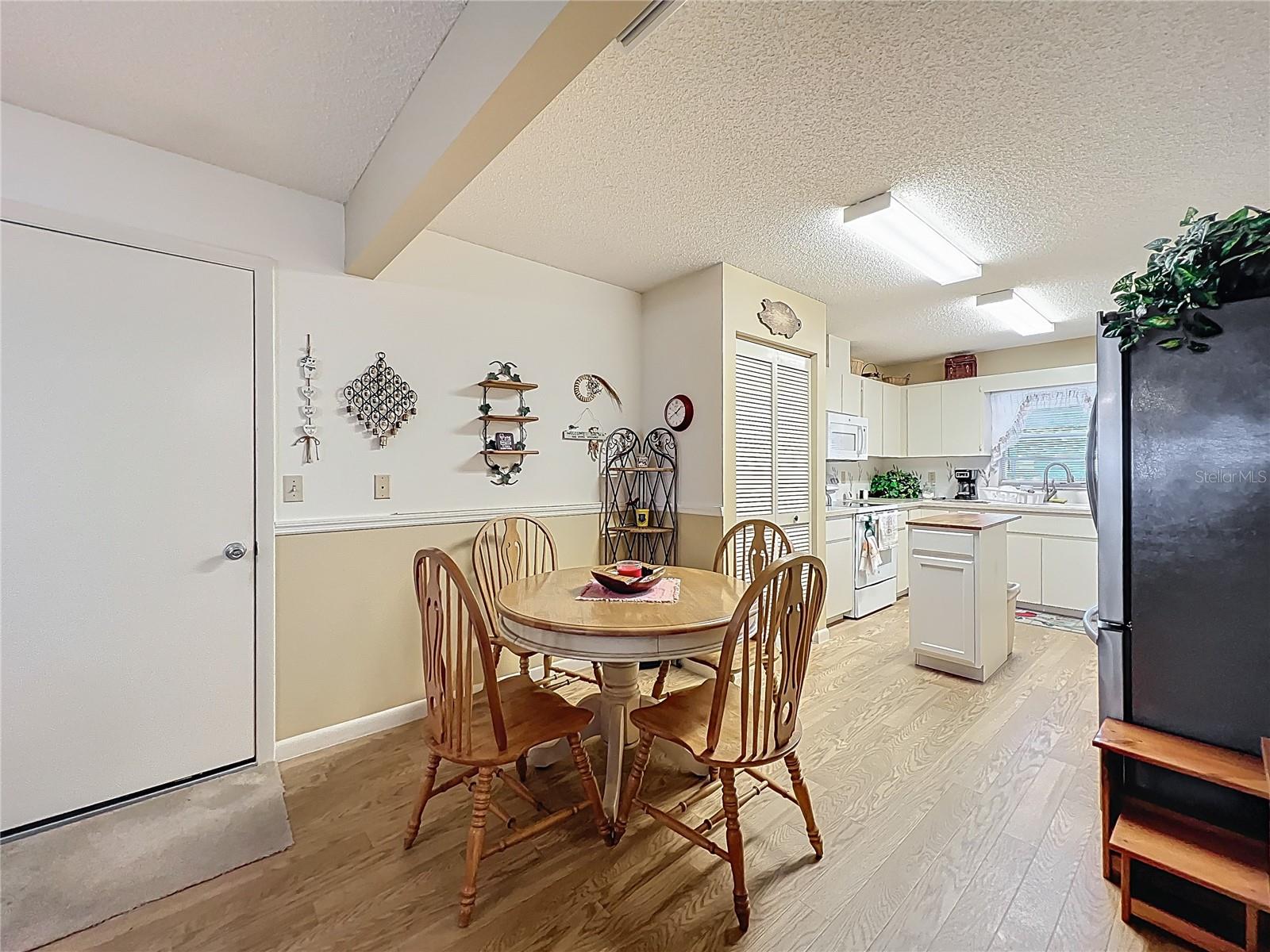 Image 19 of 27 For 8862 92nd Street D