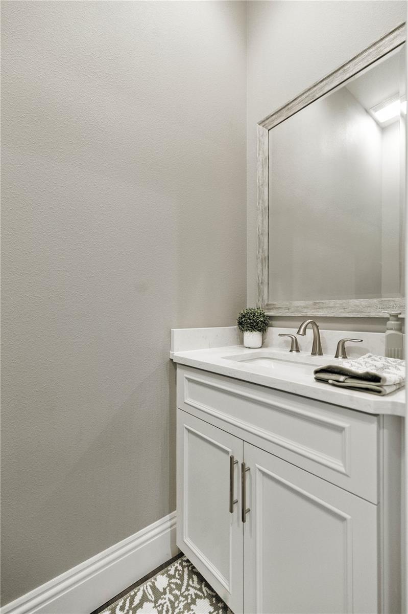 Listing photo id 15 for 2824 20th Avenue