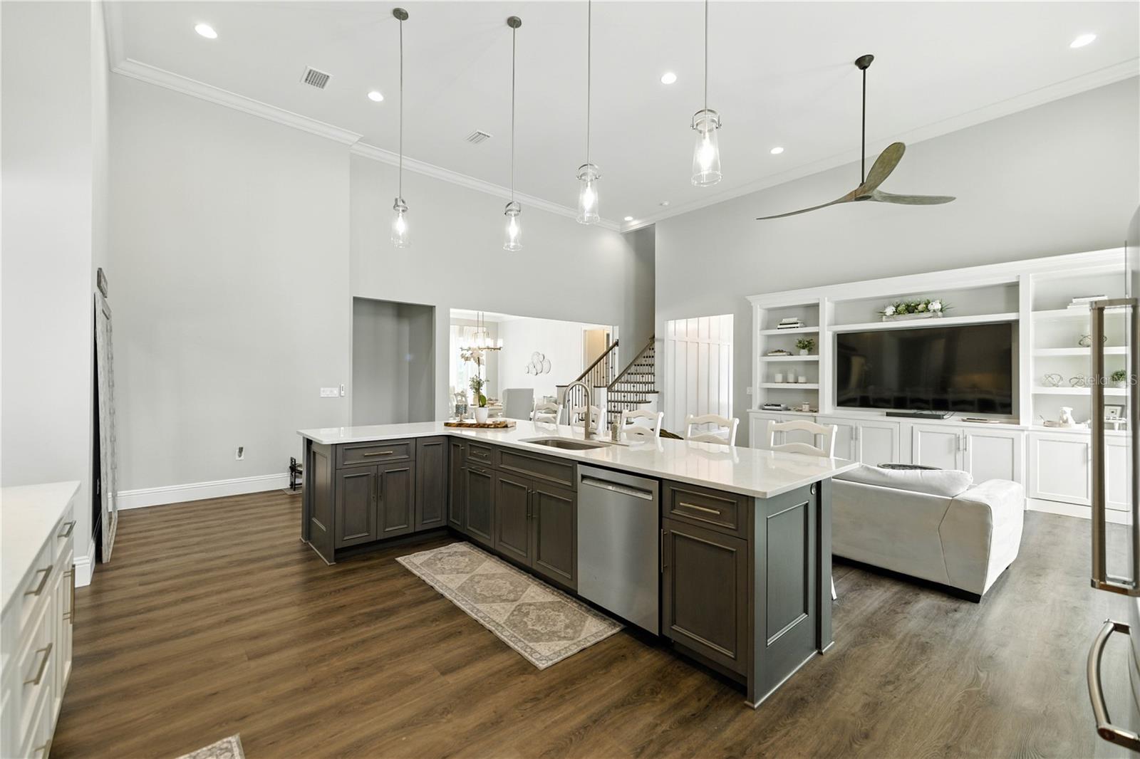 Listing photo id 16 for 2824 20th Avenue