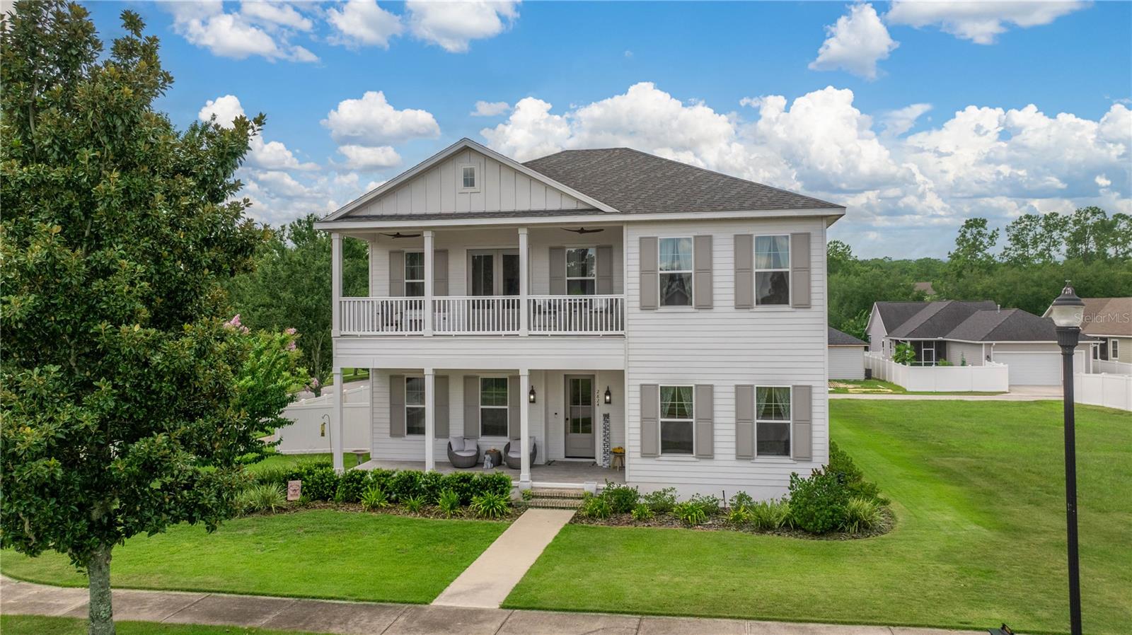 Listing photo id 0 for 2824 20th Avenue