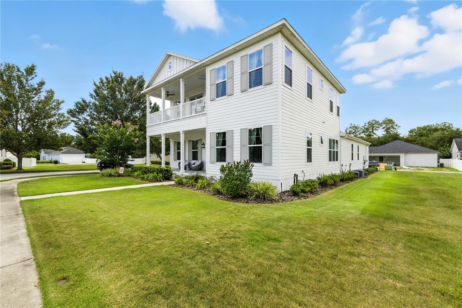 Listing photo id 1 for 2824 20th Avenue