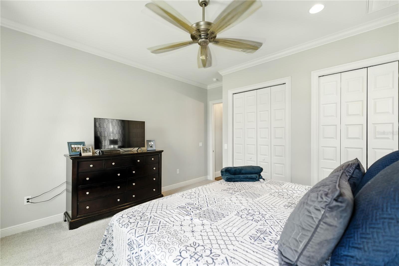 Listing photo id 35 for 2824 20th Avenue