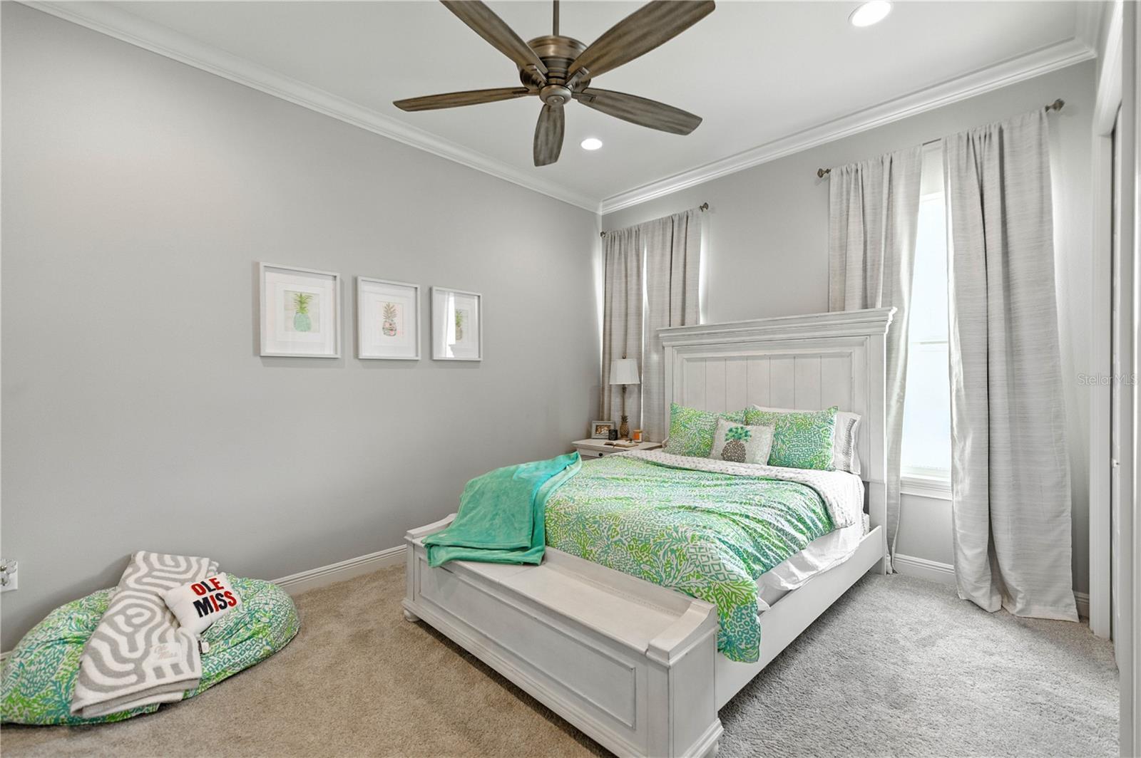 Listing photo id 37 for 2824 20th Avenue