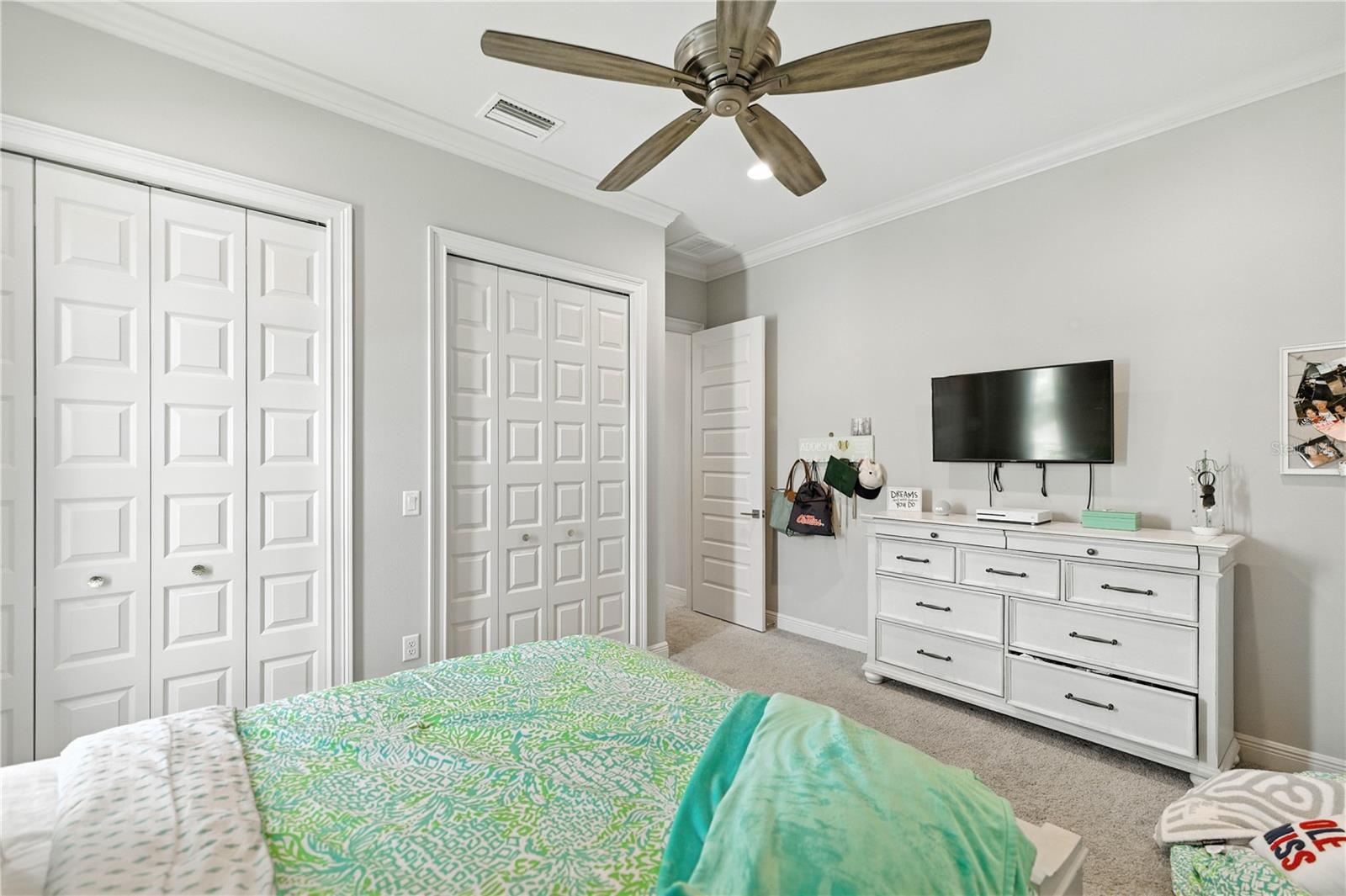 Listing photo id 38 for 2824 20th Avenue