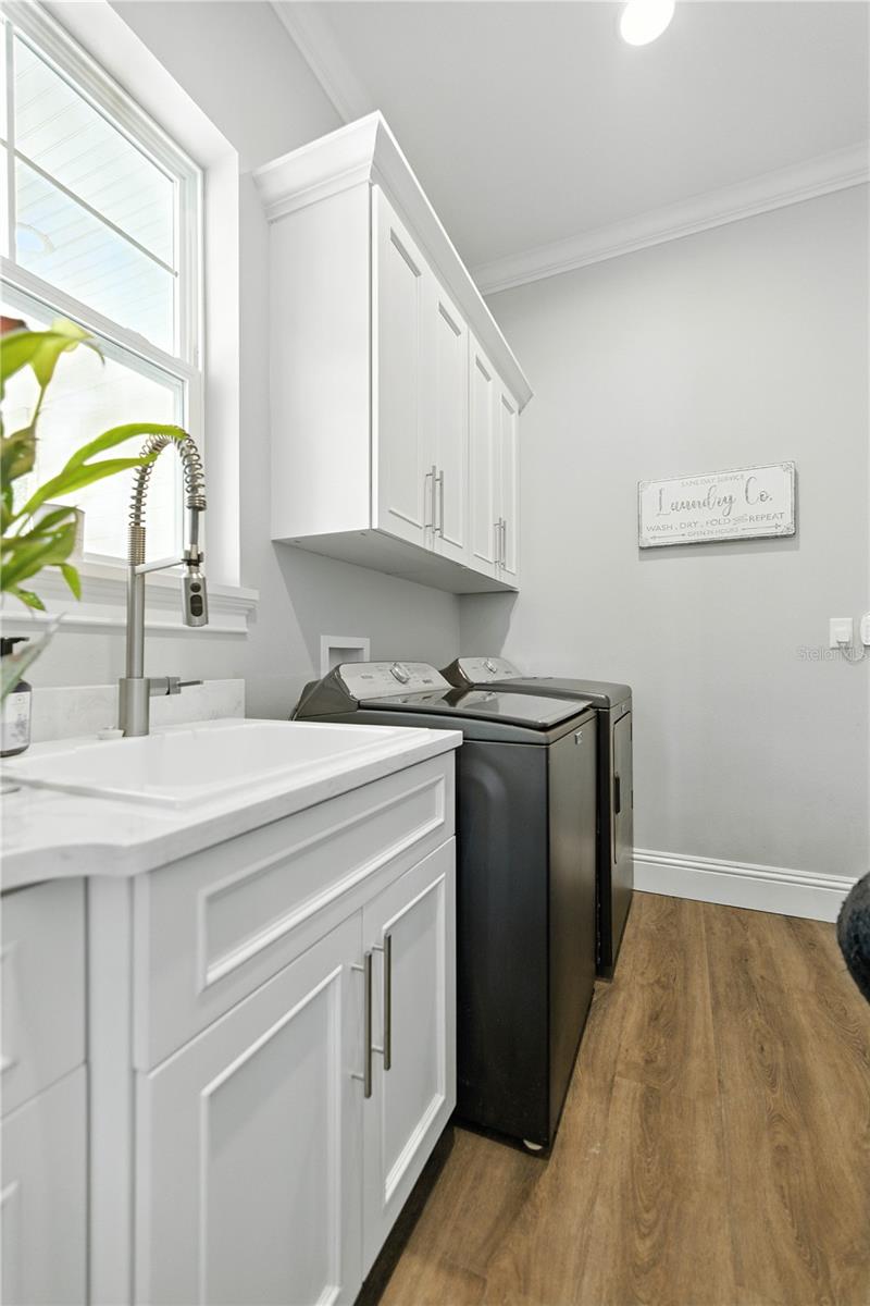 Listing photo id 45 for 2824 20th Avenue