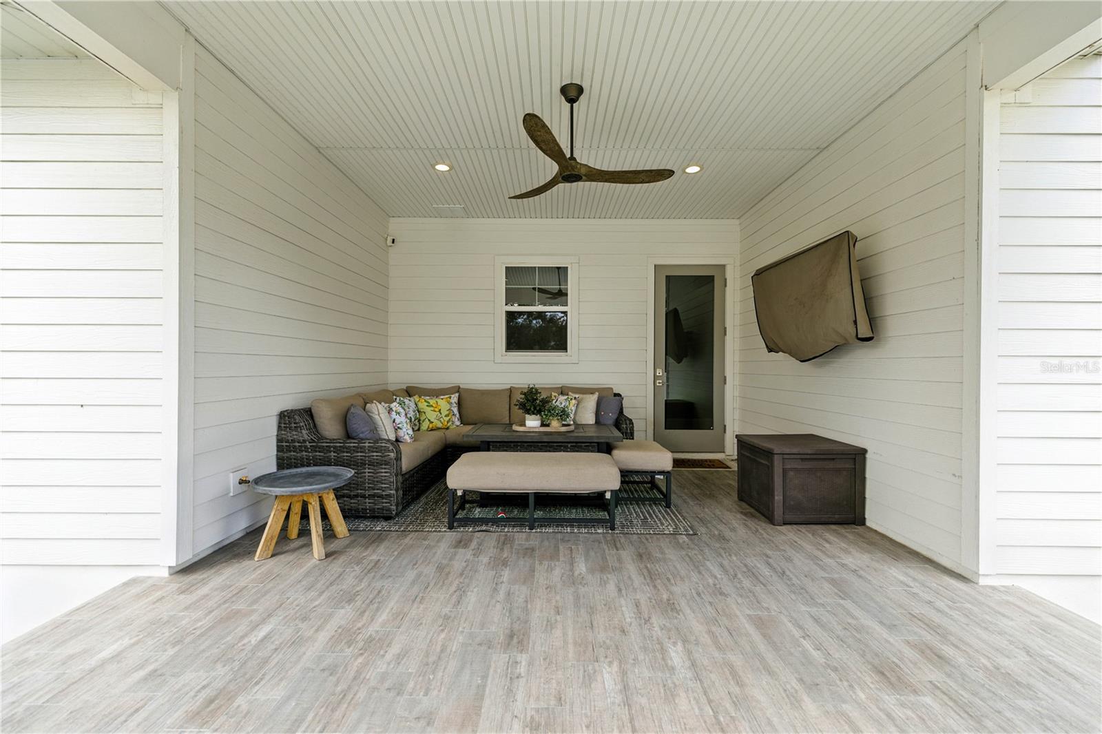 Listing photo id 47 for 2824 20th Avenue