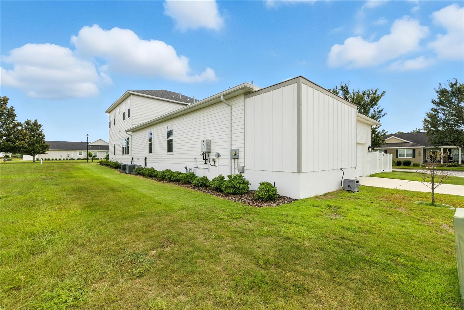 Listing photo id 3 for 2824 20th Avenue