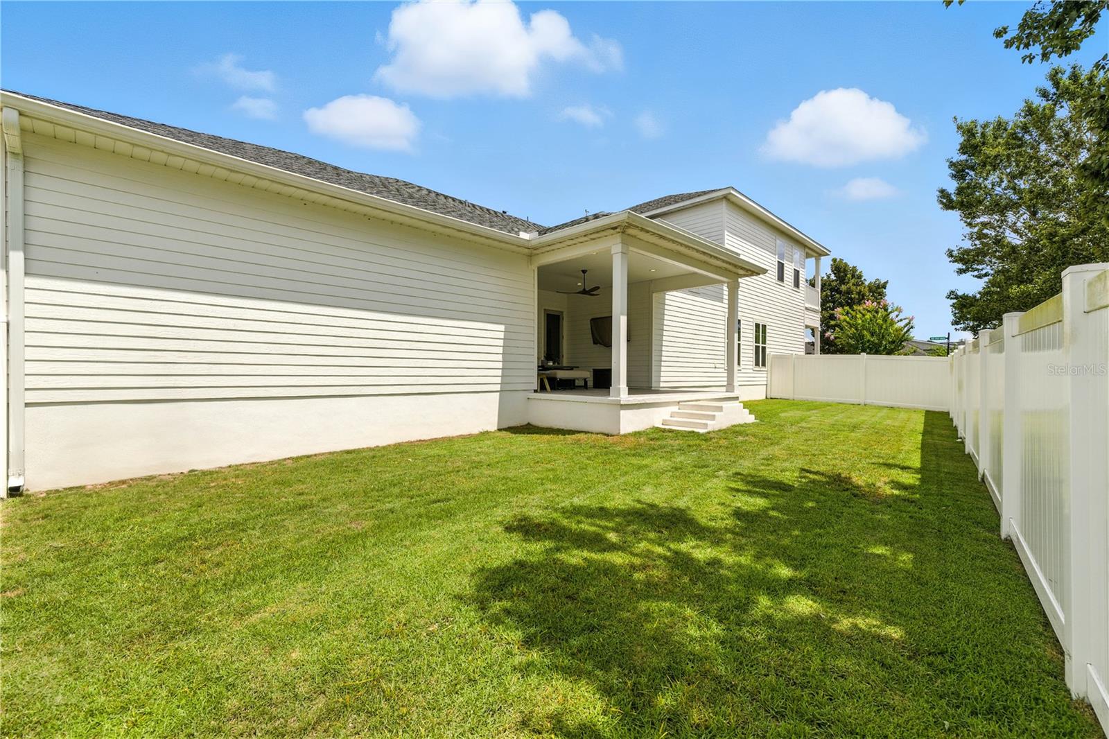 Listing photo id 4 for 2824 20th Avenue