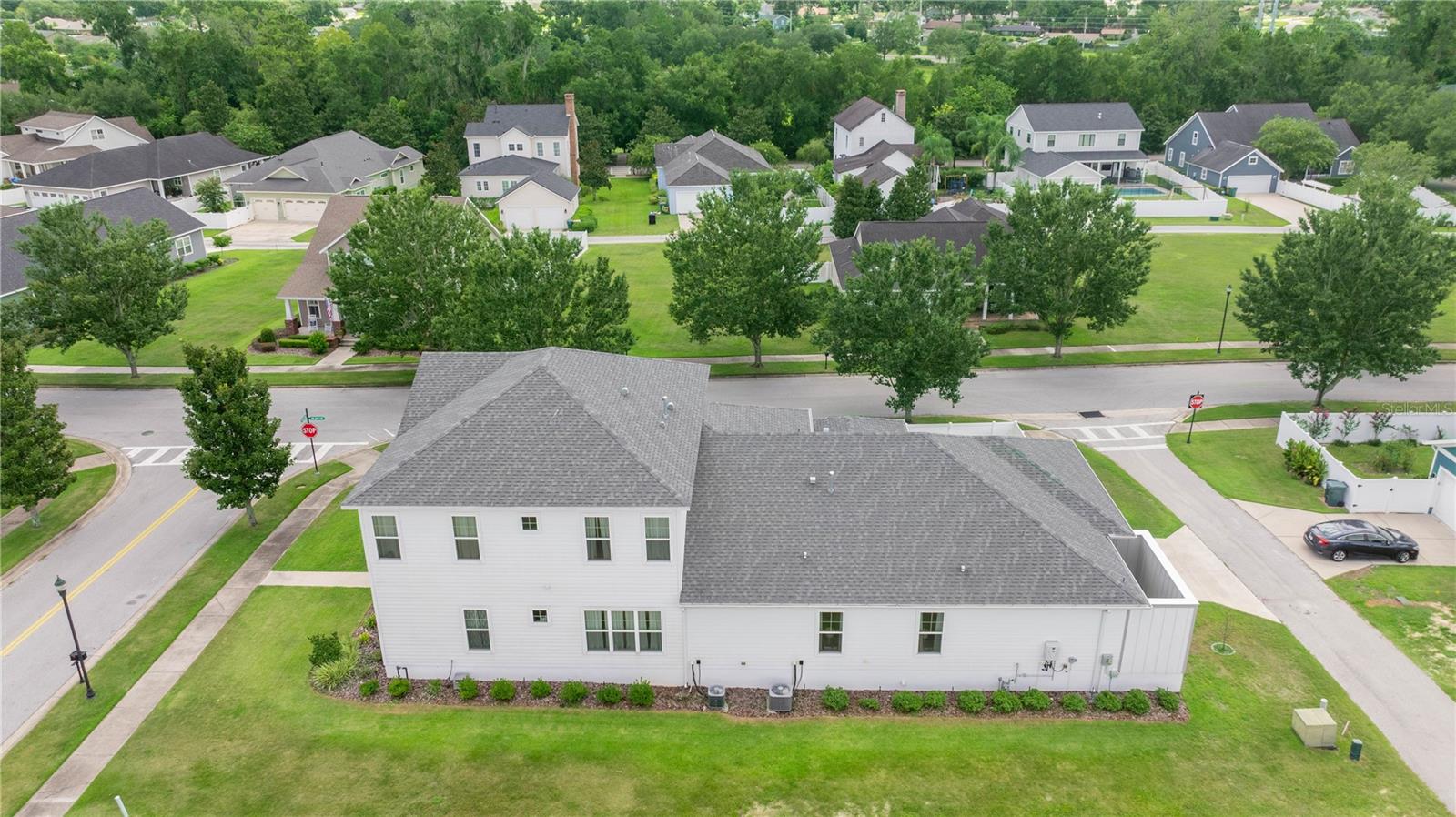 Listing photo id 7 for 2824 20th Avenue