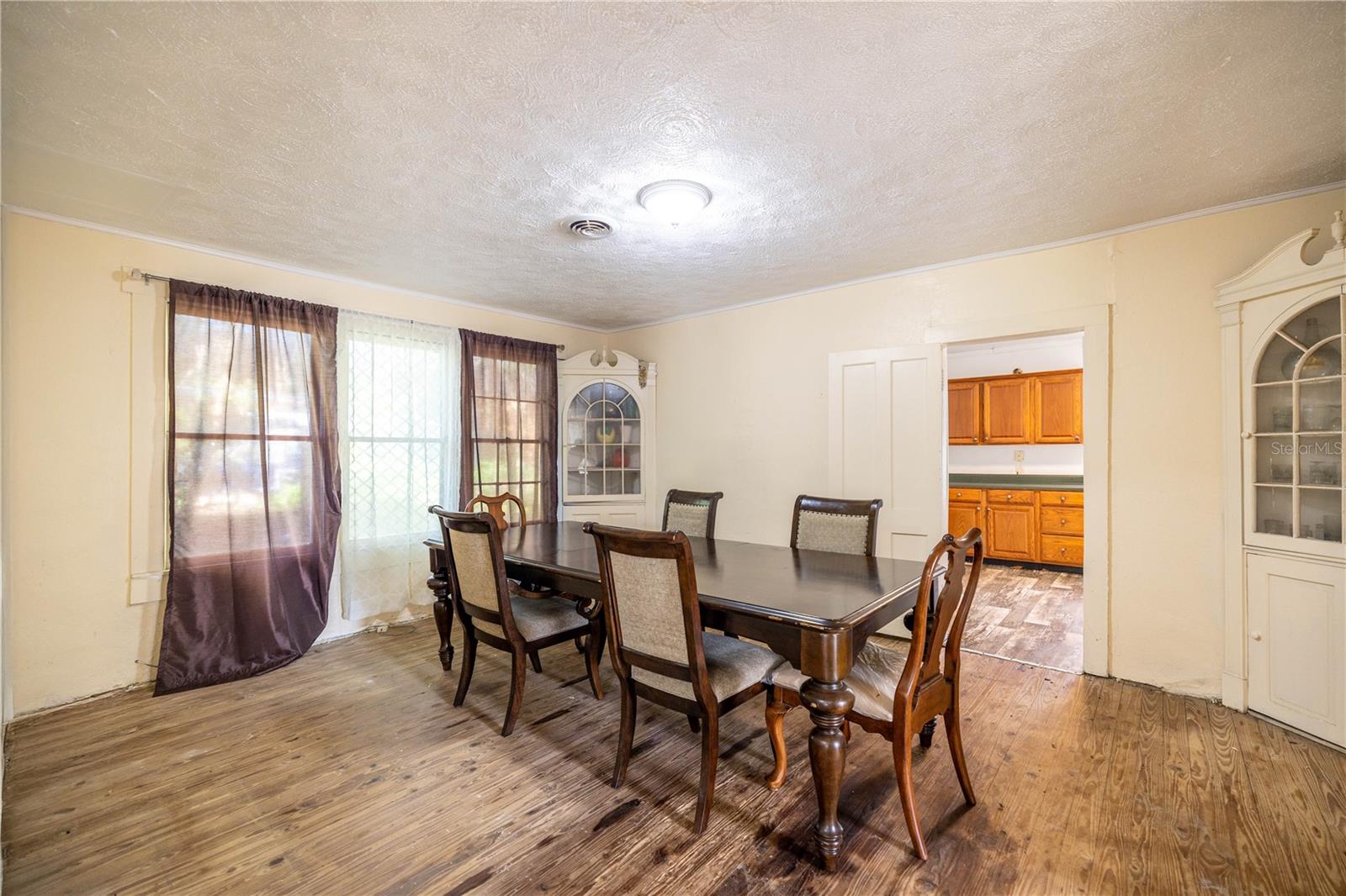 Image 14 of 33 For 4545 160th Street
