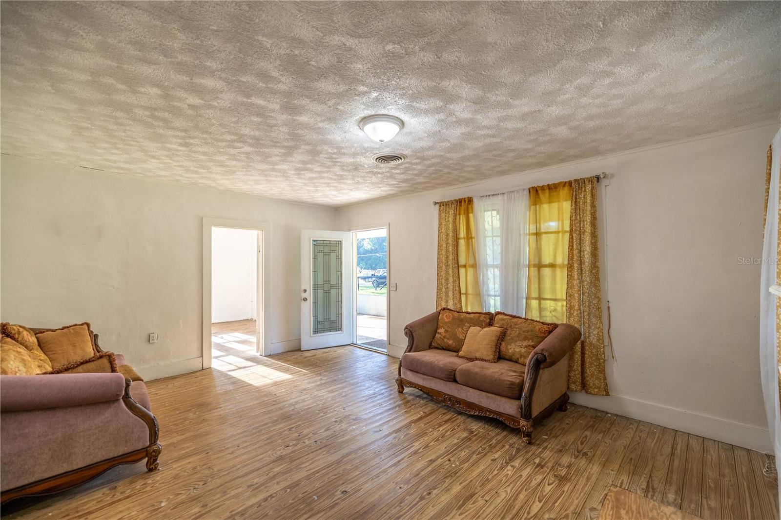 Image 17 of 33 For 4545 160th Street