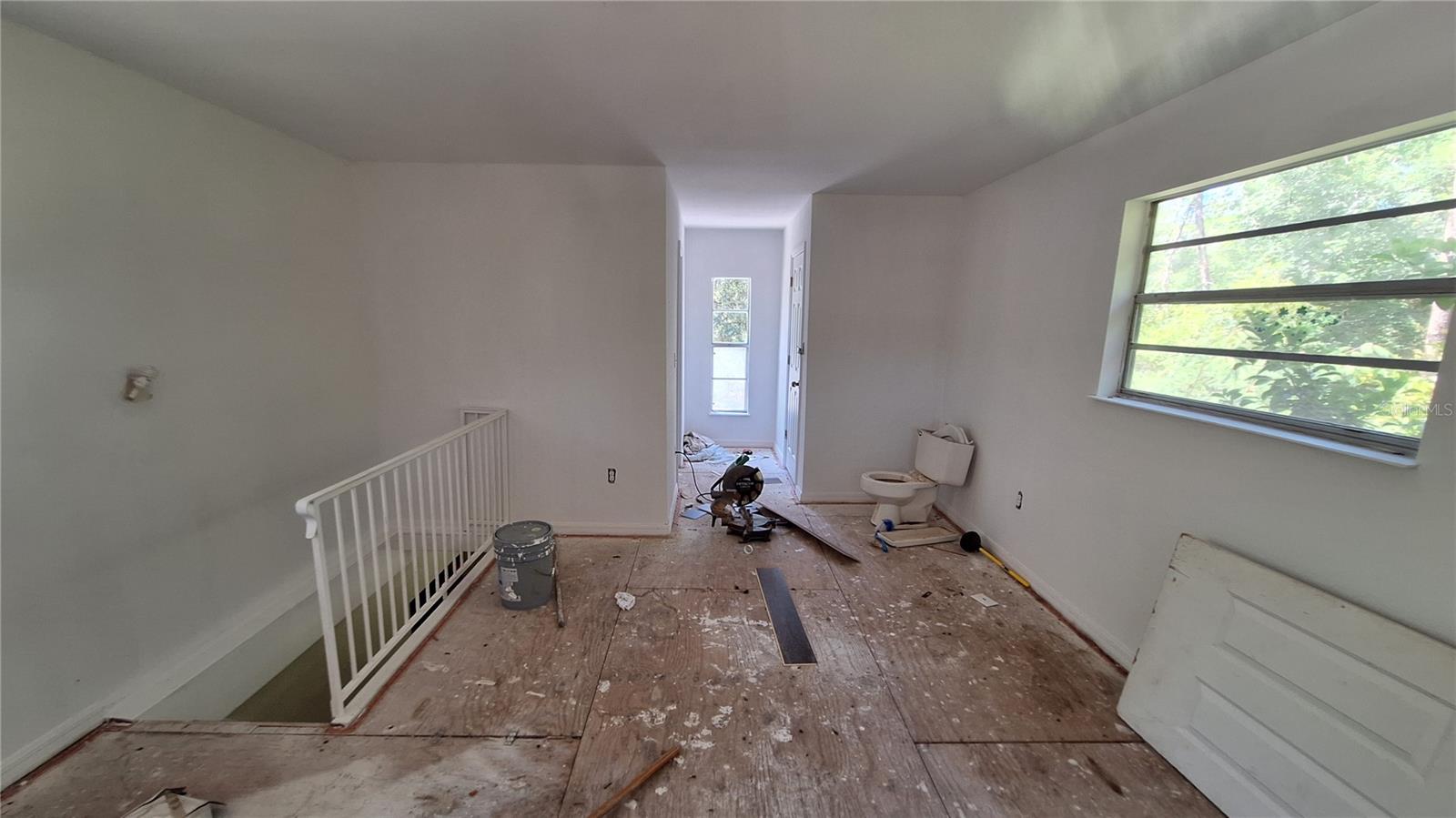 Image 15 of 40 For 13160 1st Street Road