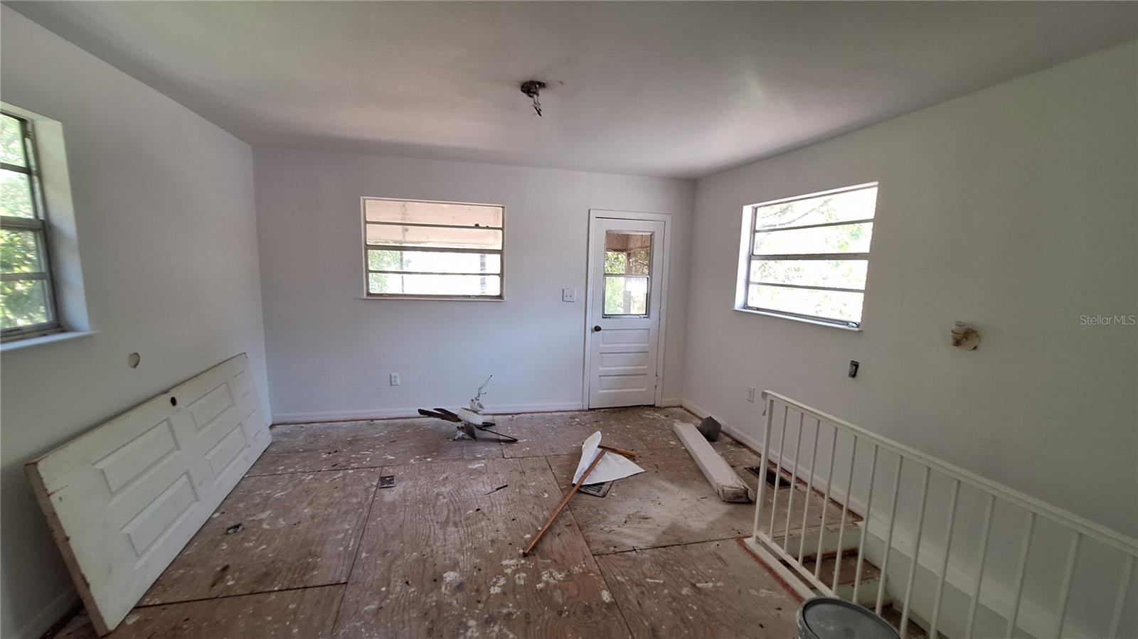 Image 17 of 40 For 13160 1st Street Road