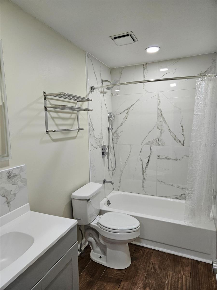 Image 31 of 42 For 3950 17th Court