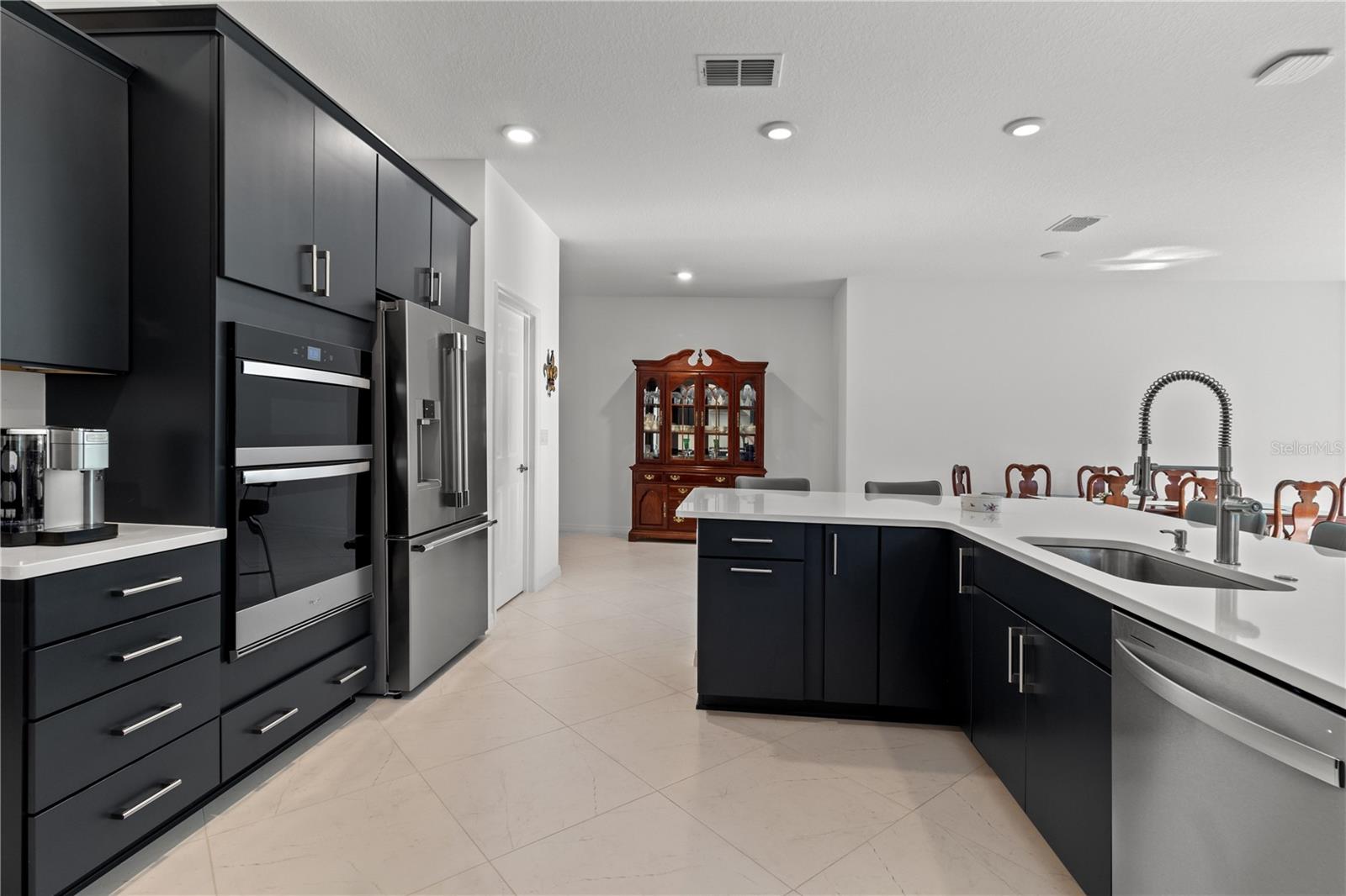 Image 7 of 46 For 7283 86th Avenue