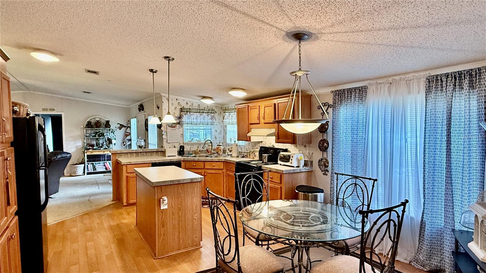 Image 4 of 47 For 11571 83rd Terrace