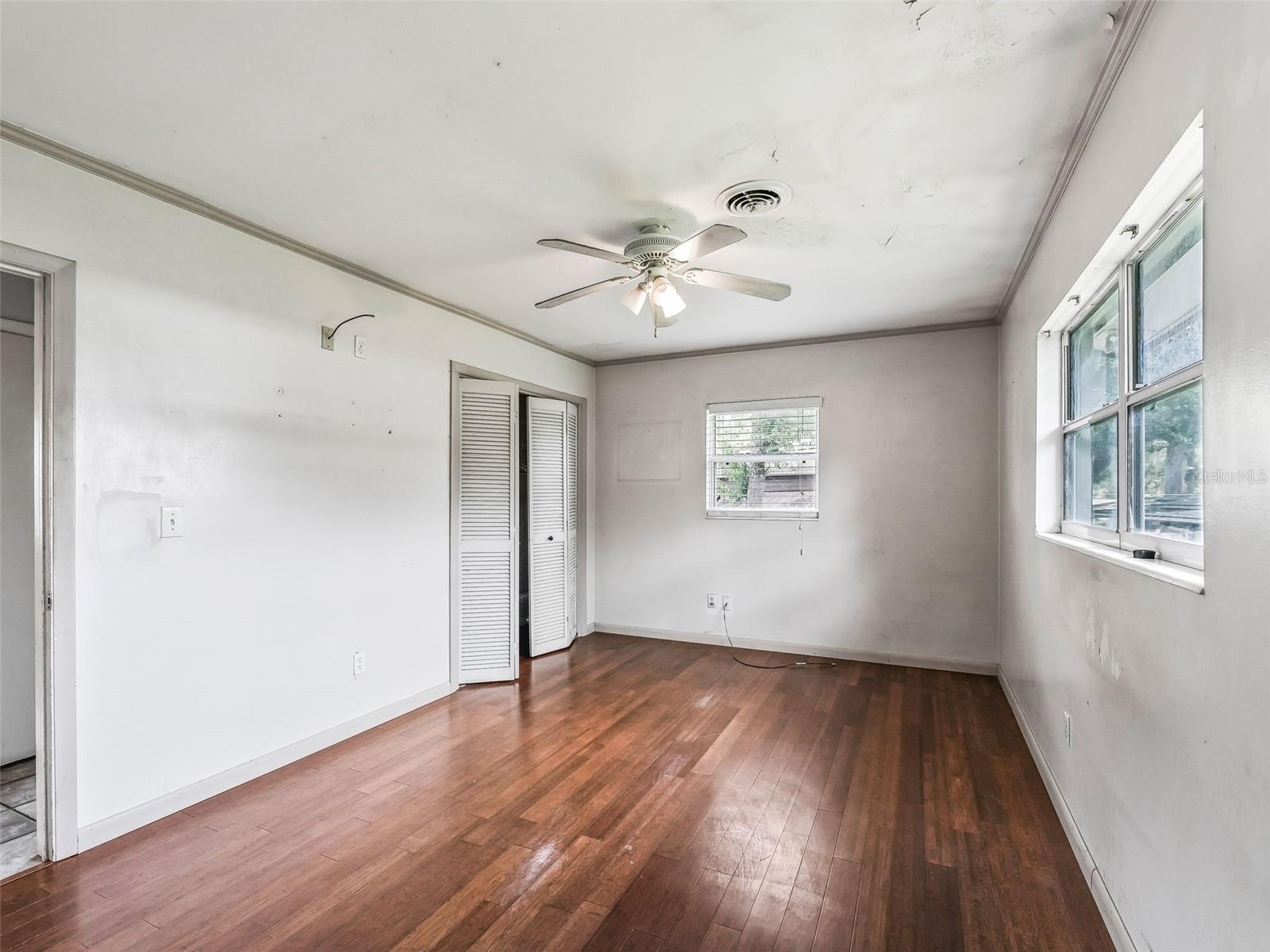Image 11 of 37 For 652 18th Street