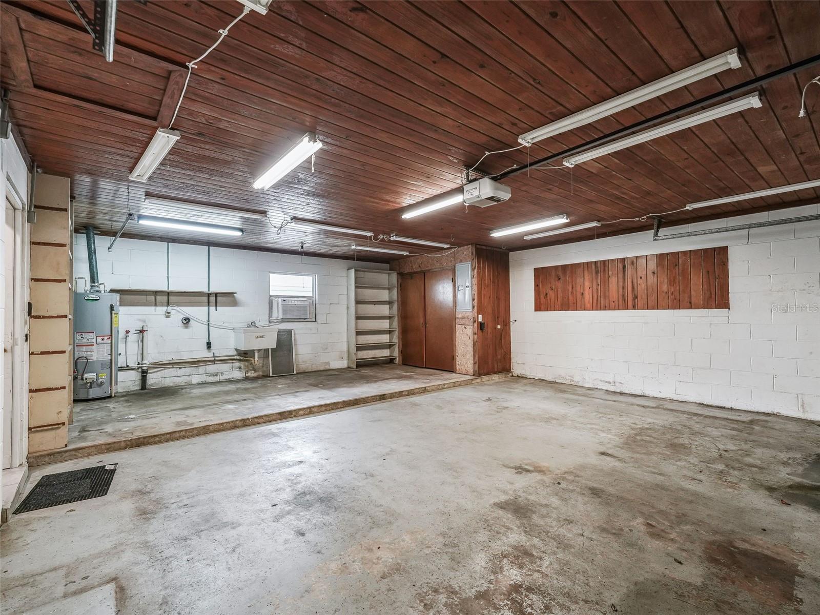 Image 21 of 37 For 652 18th Street
