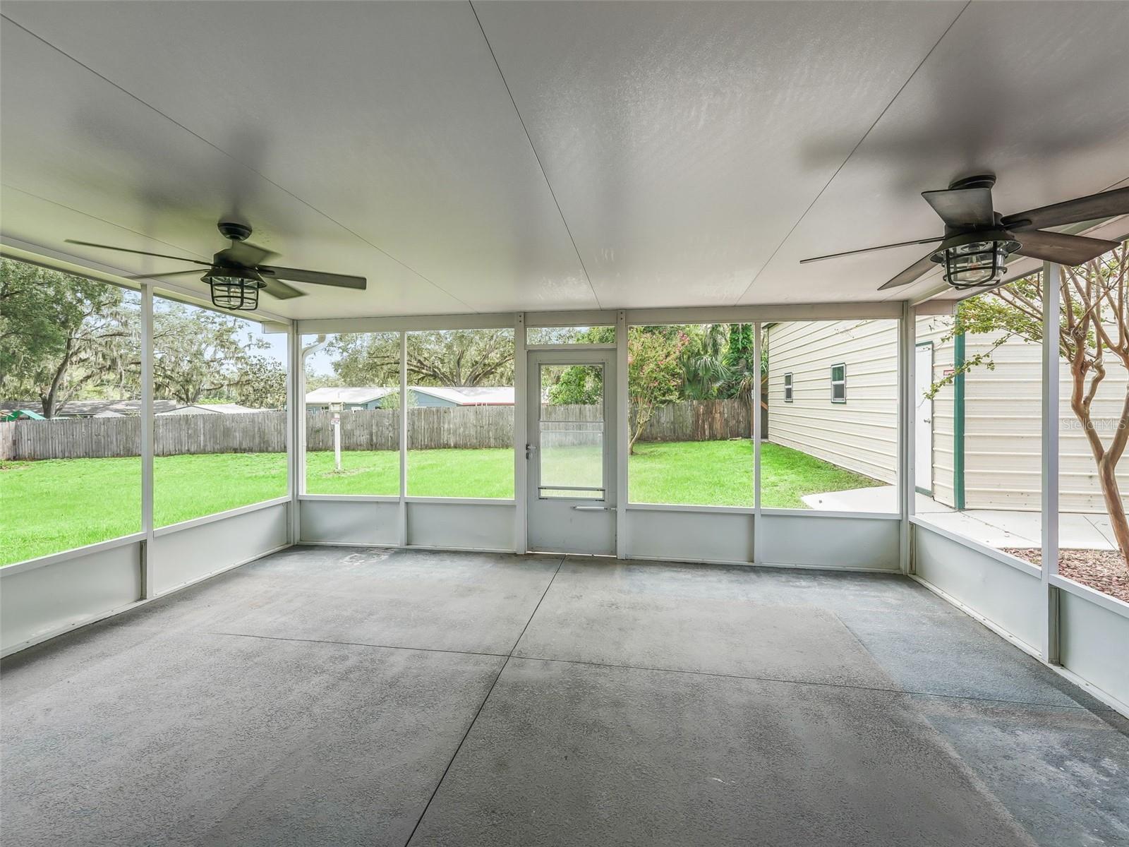 Image 22 of 37 For 652 18th Street