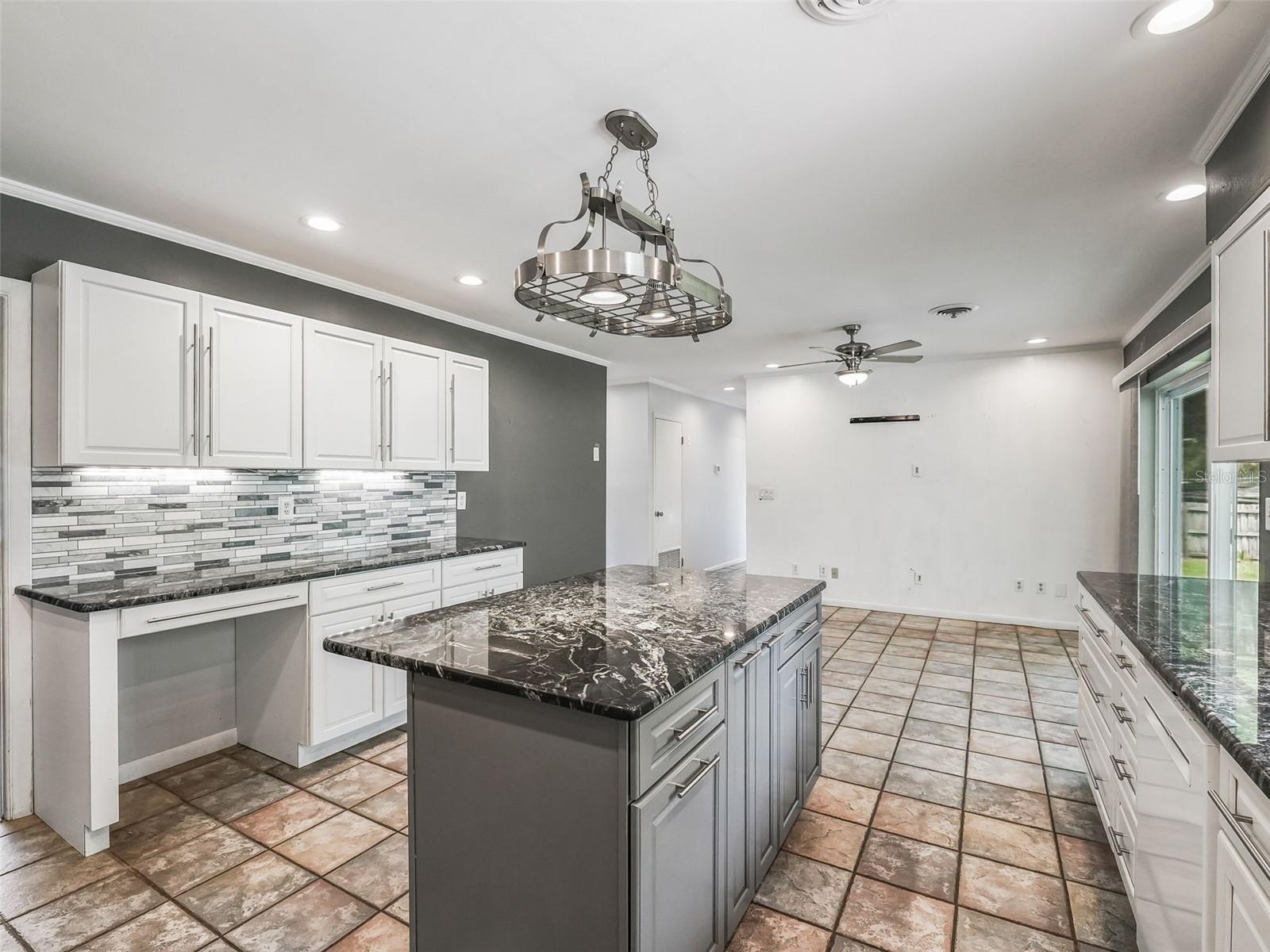 Image 6 of 37 For 652 18th Street