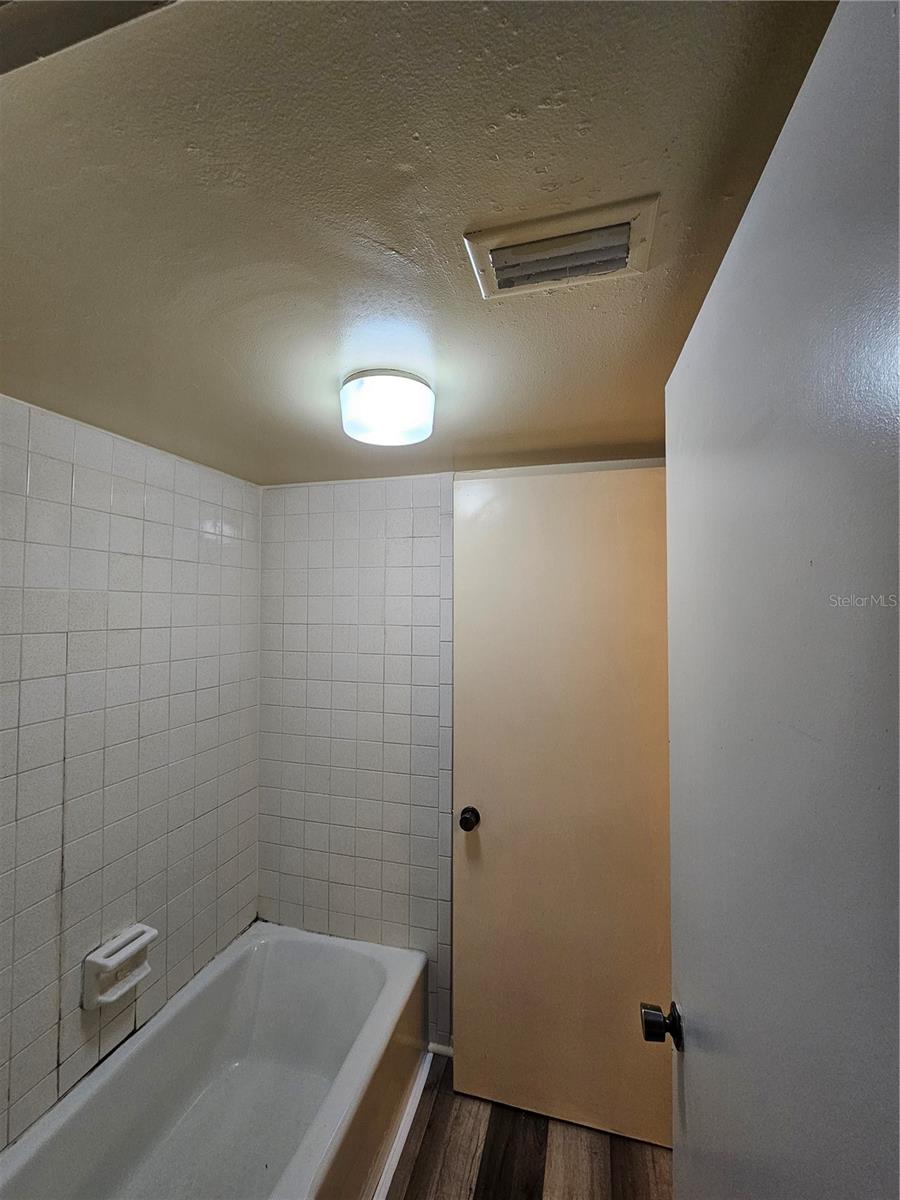 Image 18 of 19 For 593 Midway Drive B