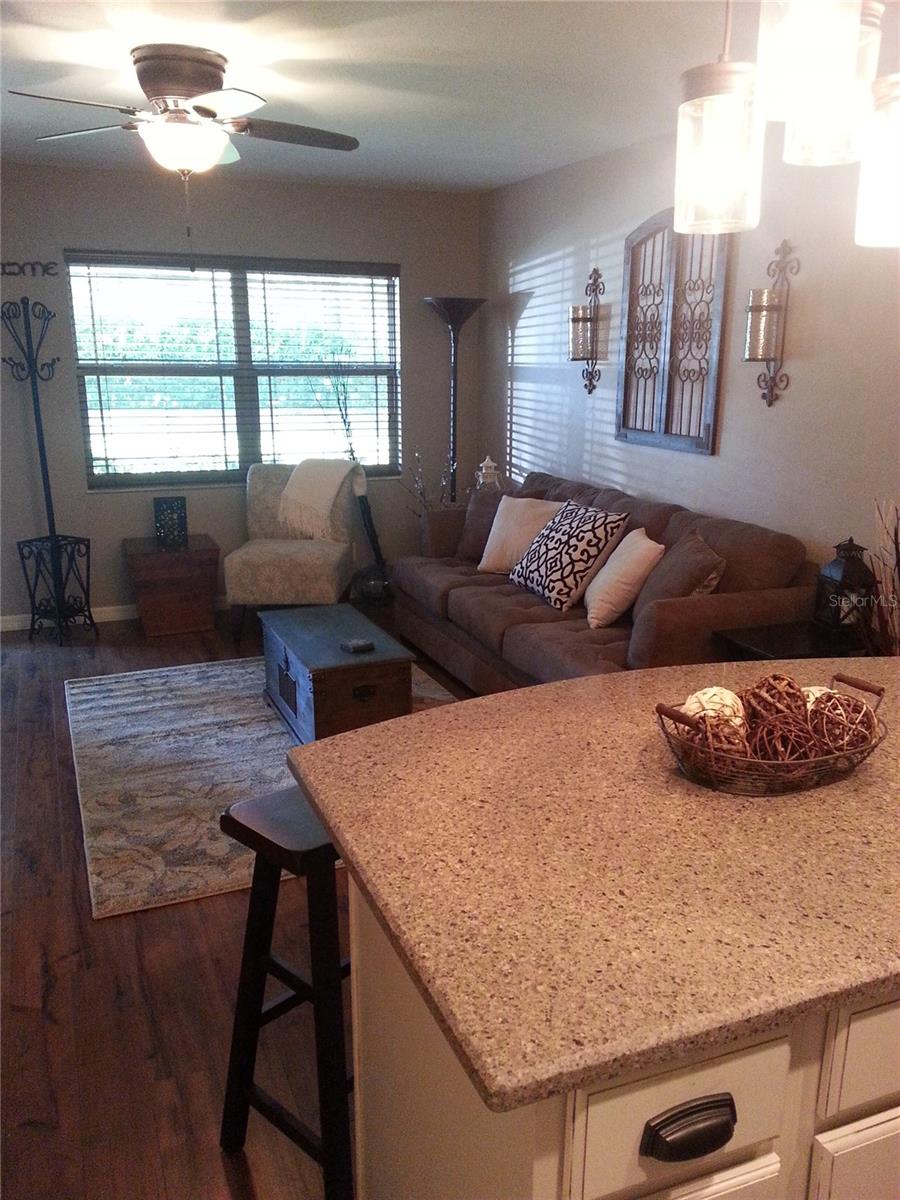 Image 11 of 33 For 917 3rd Street 300