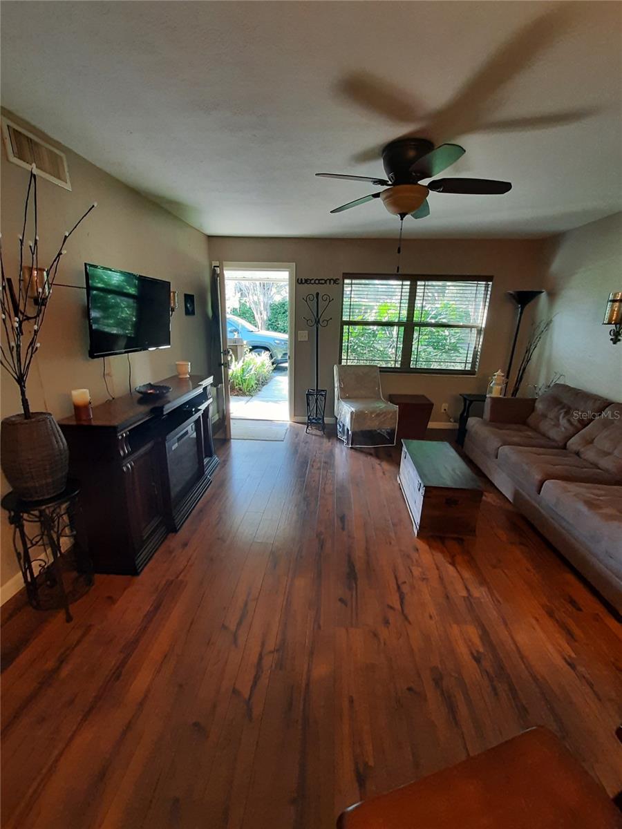 Image 32 of 33 For 917 3rd Street 300