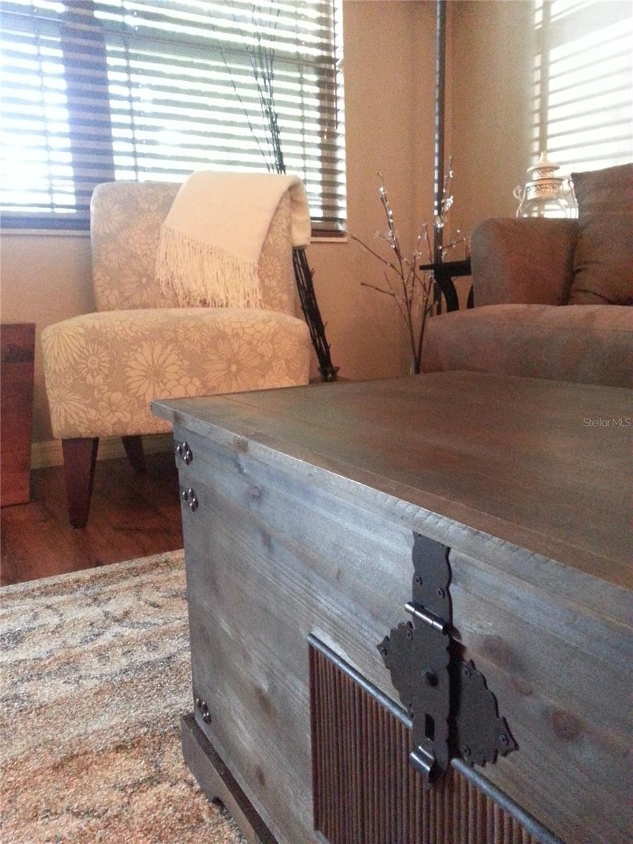 Image 6 of 33 For 917 3rd Street 300