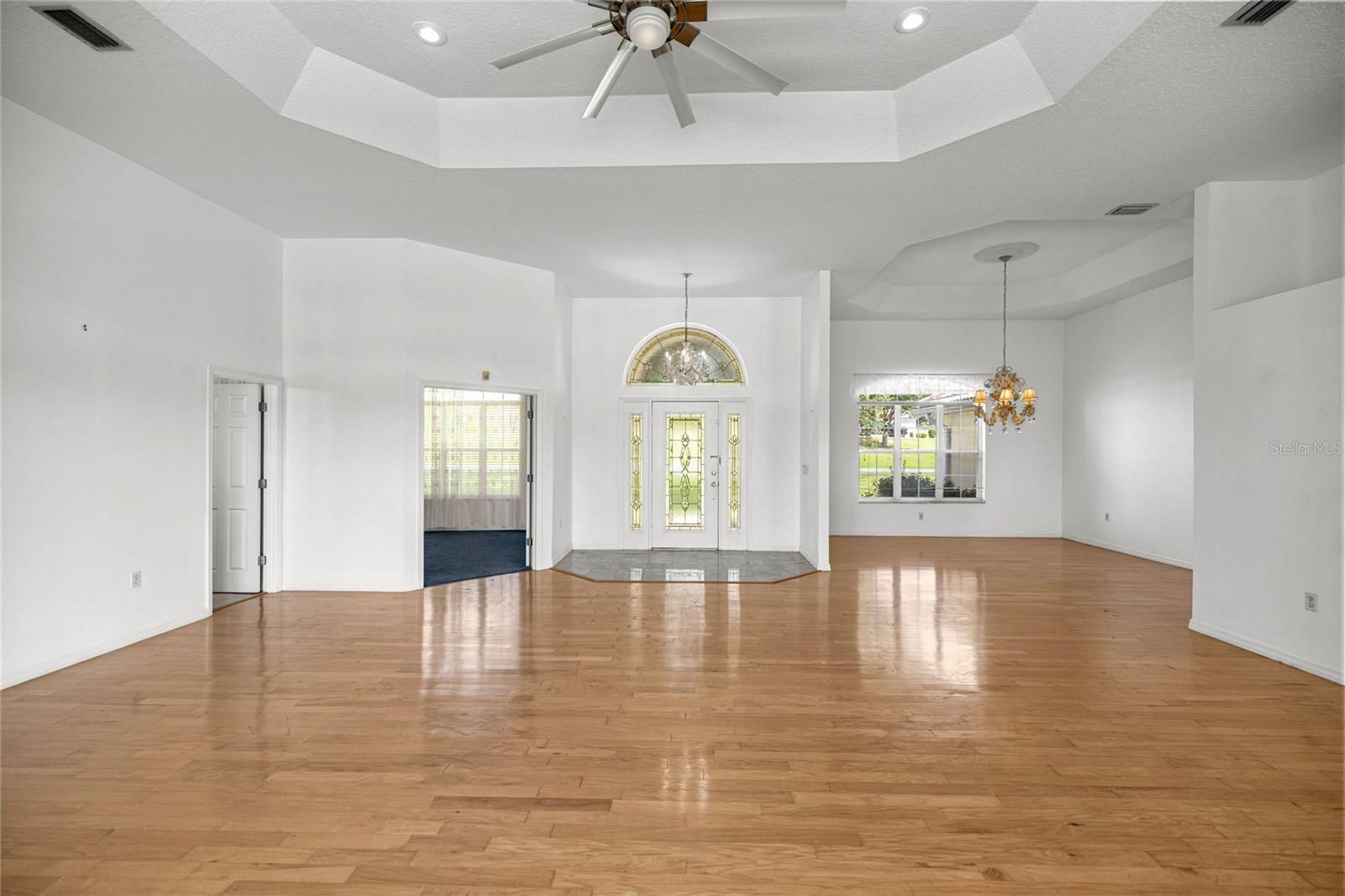 Image 12 of 98 For 482 Fenway Drive