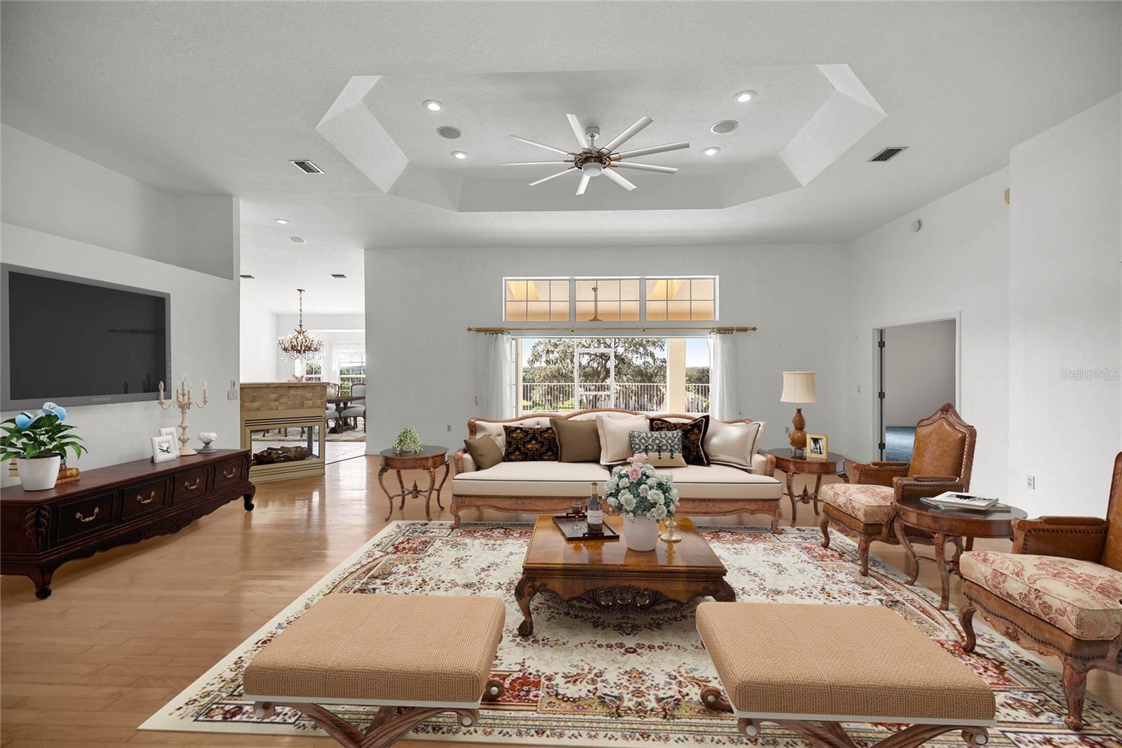 Image 13 of 98 For 482 Fenway Drive