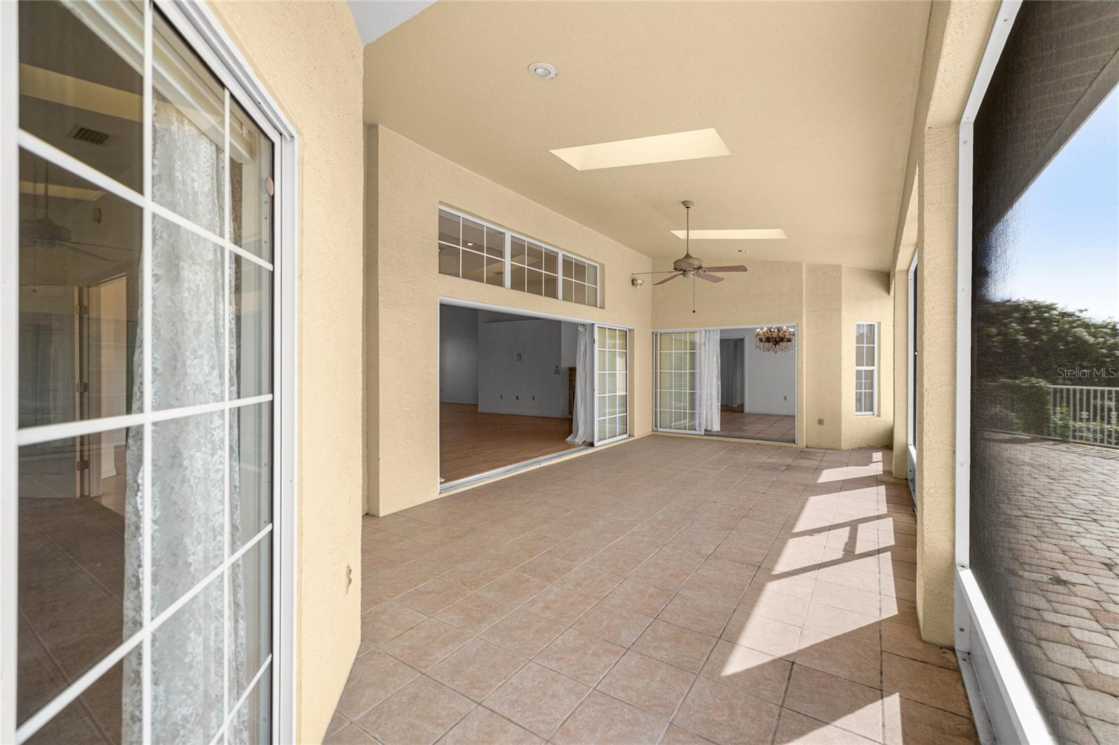 Image 17 of 98 For 482 Fenway Drive