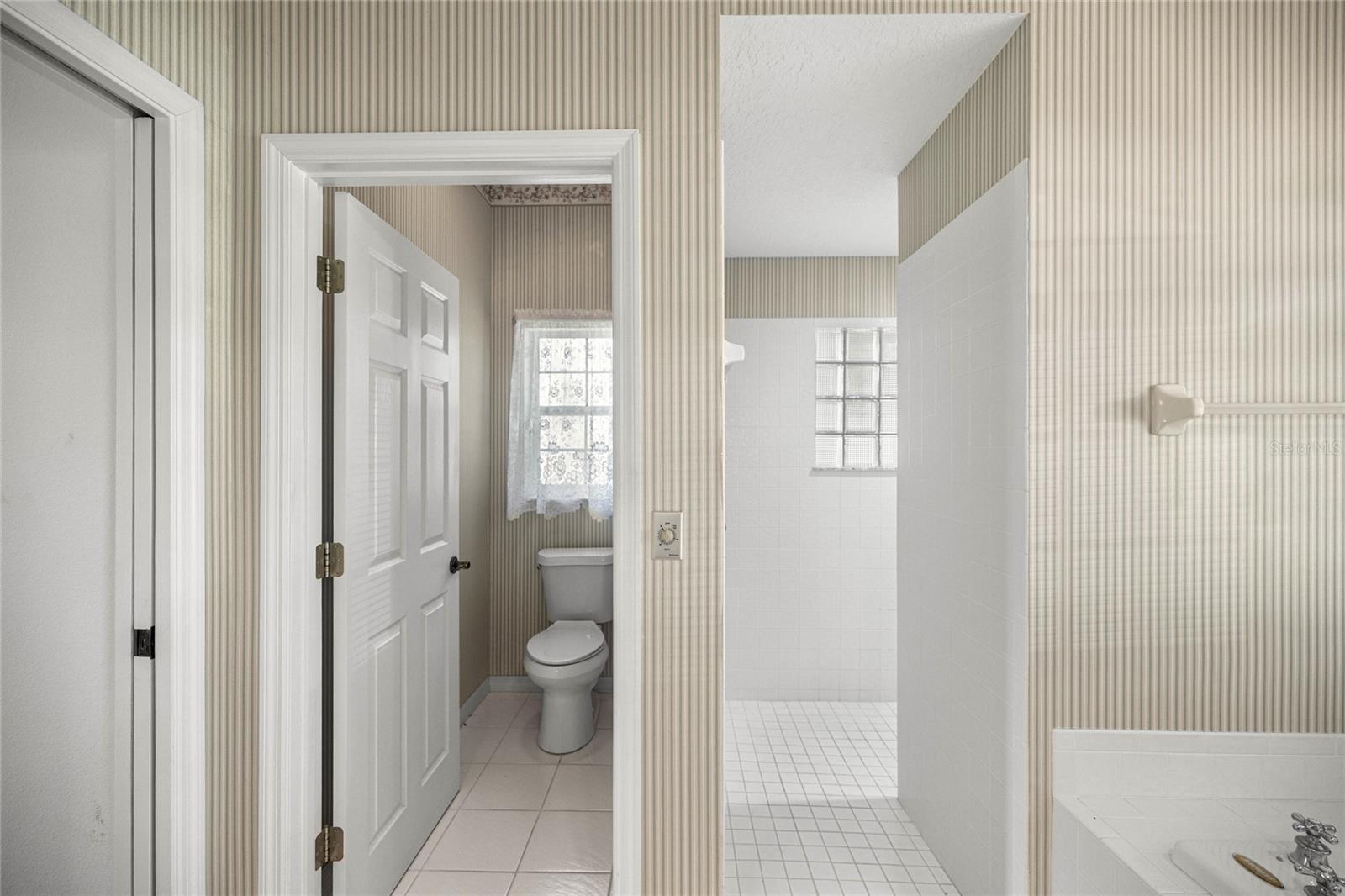 Image 42 of 98 For 482 Fenway Drive