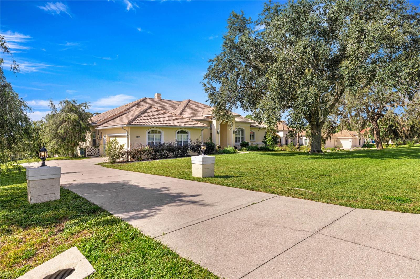 Image 9 of 98 For 482 Fenway Drive