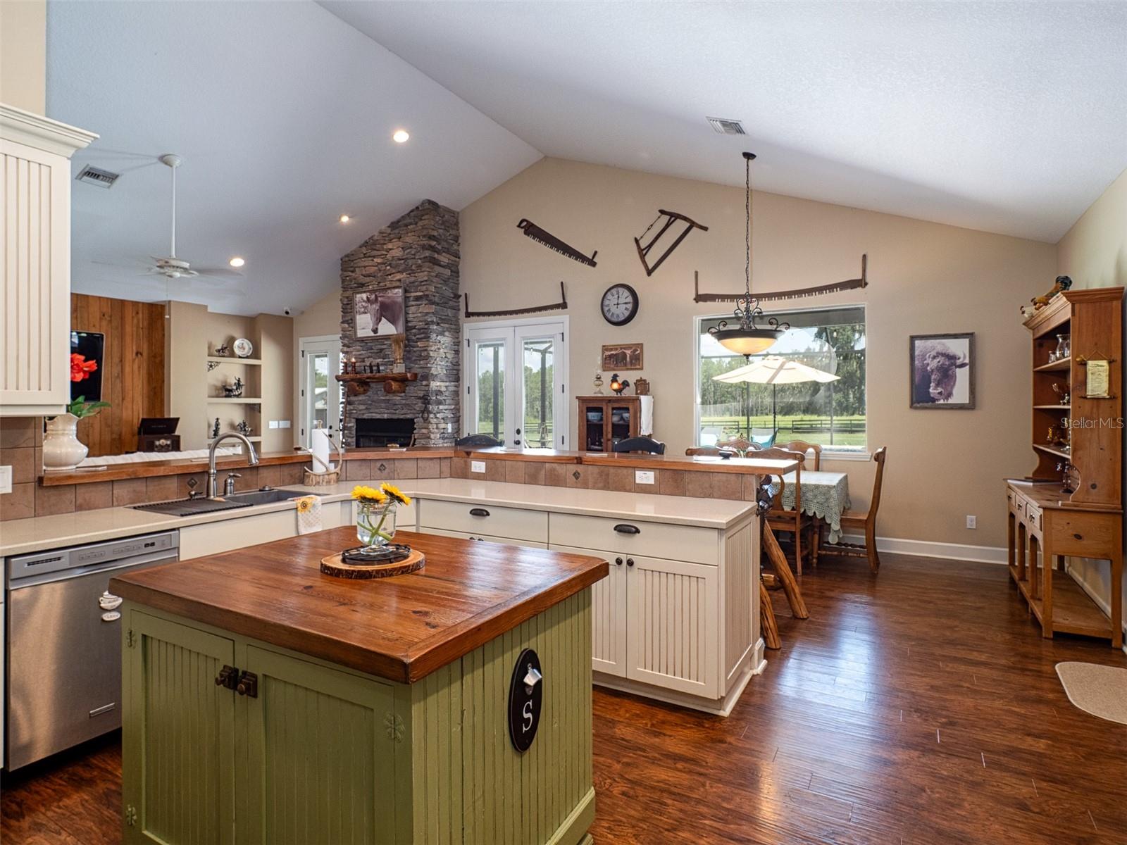 Image 11 of 37 For 13211 115th Street
