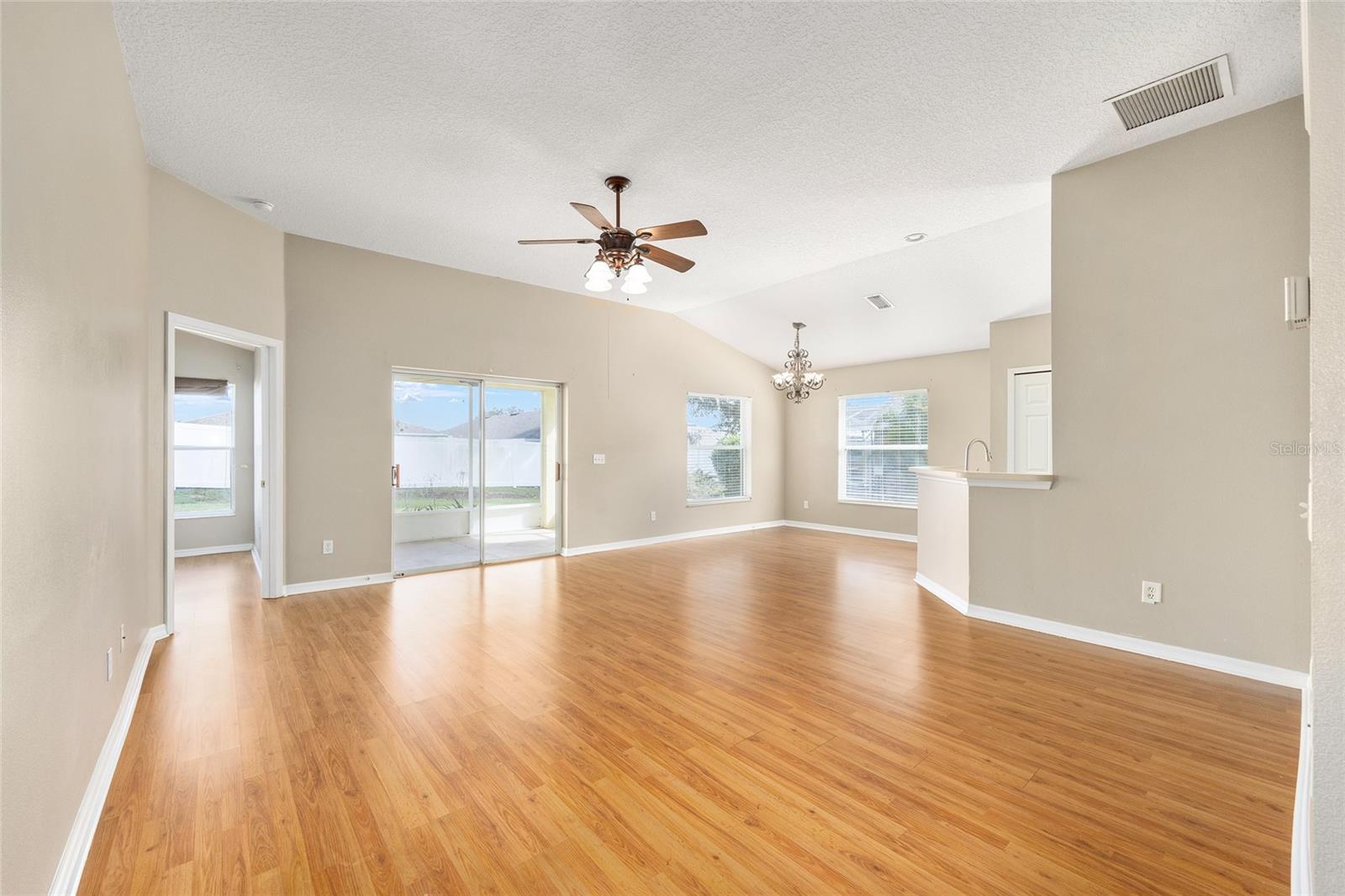 Image 15 of 44 For 10323 Patrick Drive