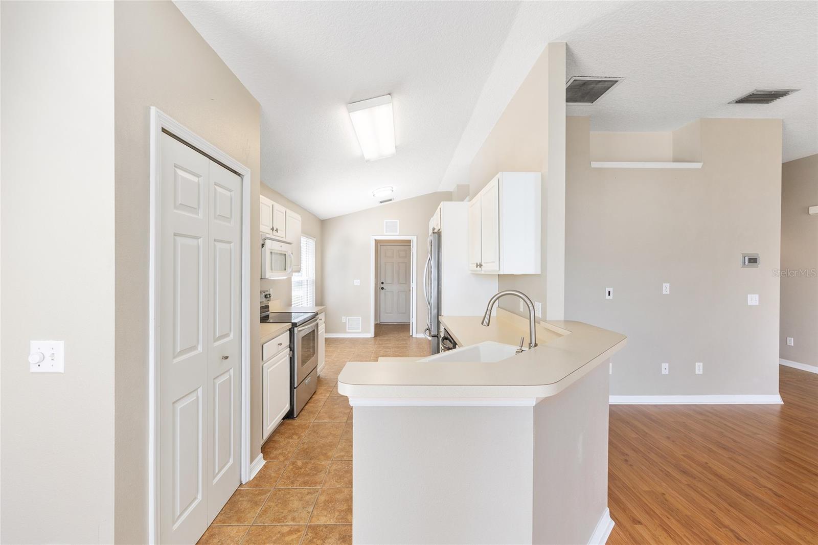 Image 23 of 44 For 10323 Patrick Drive