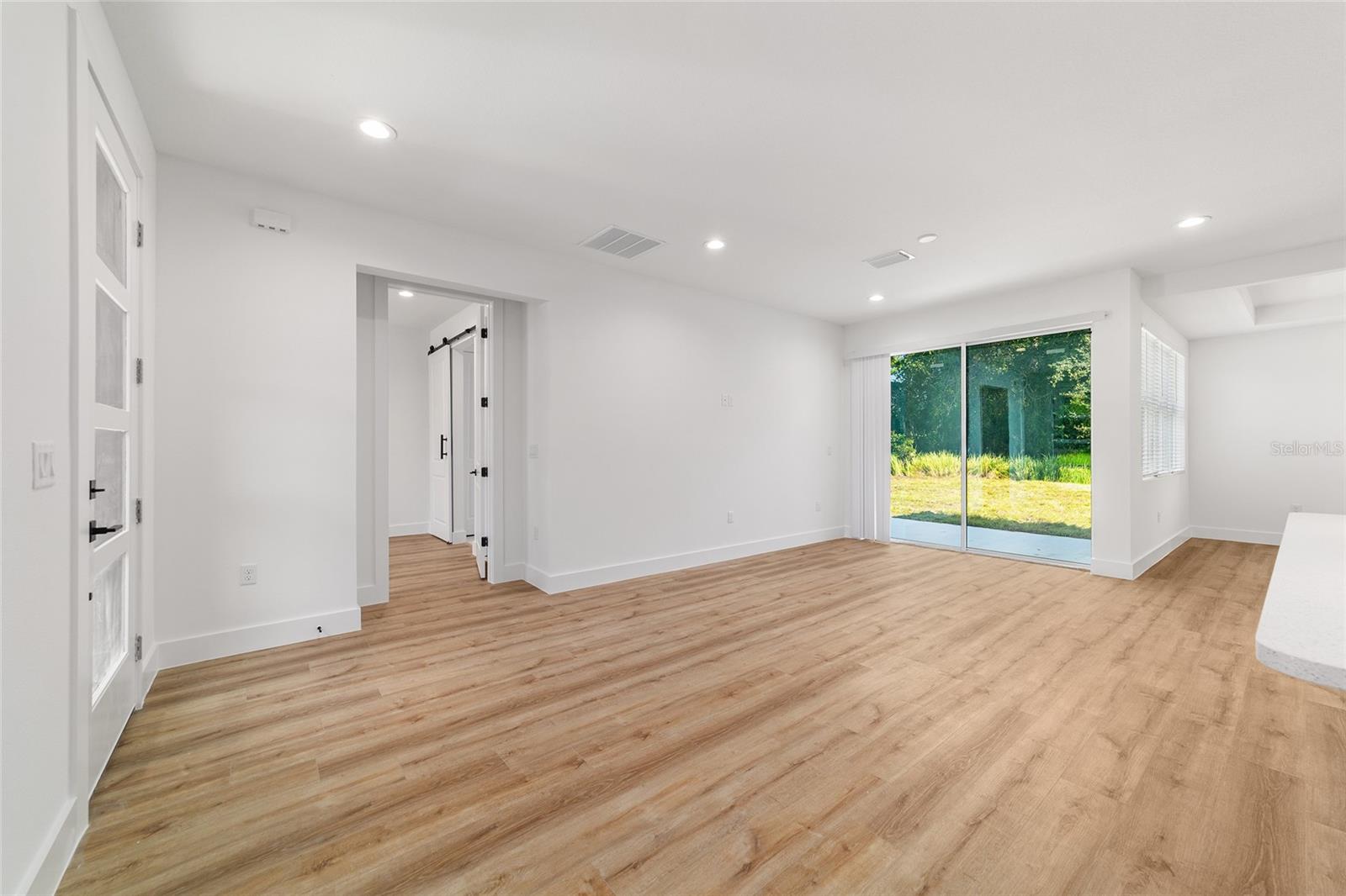 Image 13 of 73 For 7 Oak Trail 