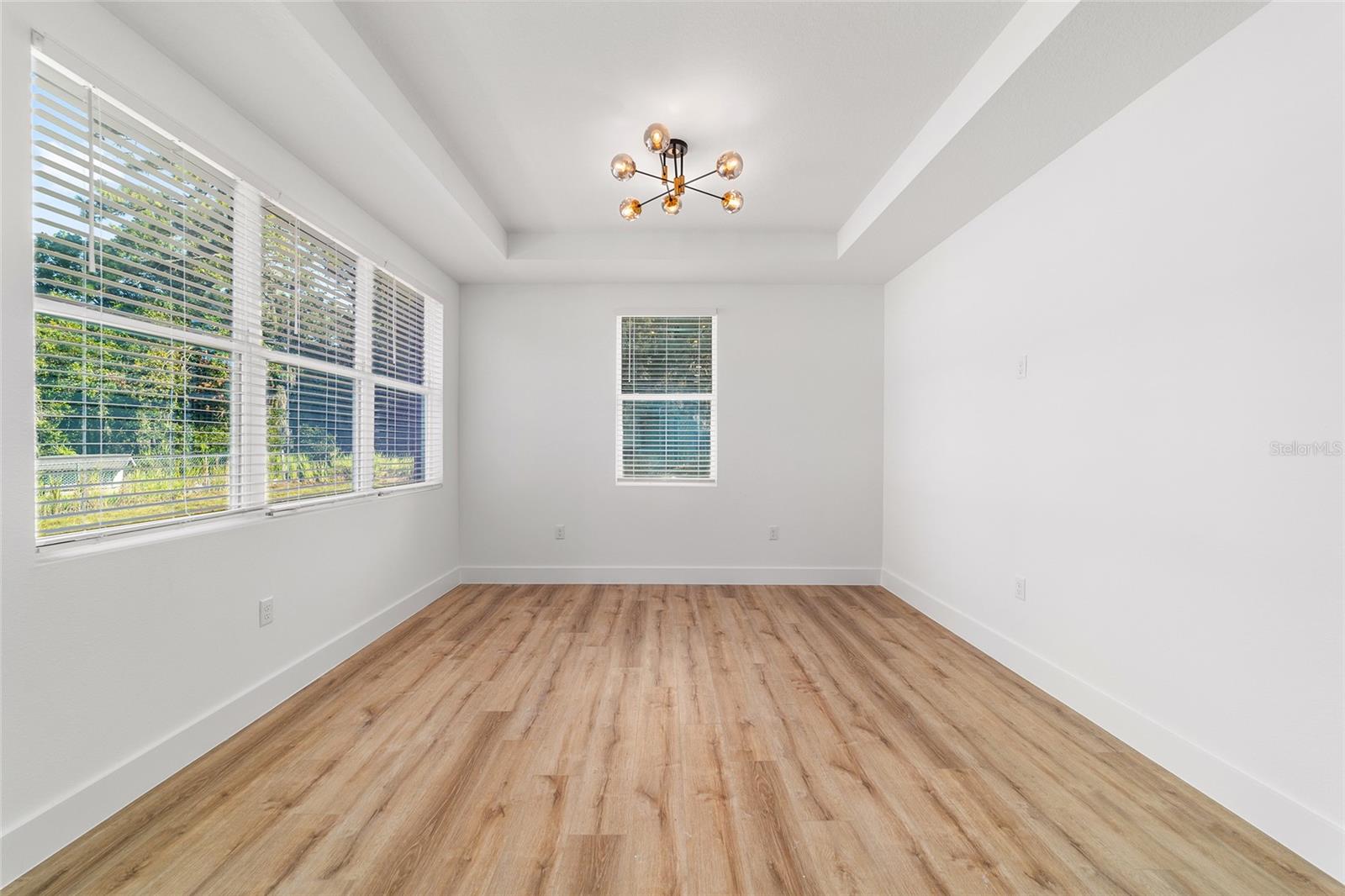 Image 15 of 73 For 7 Oak Trail 