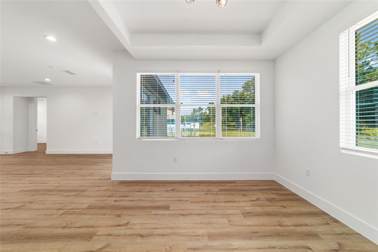 Image 17 of 73 For 7 Oak Trail 