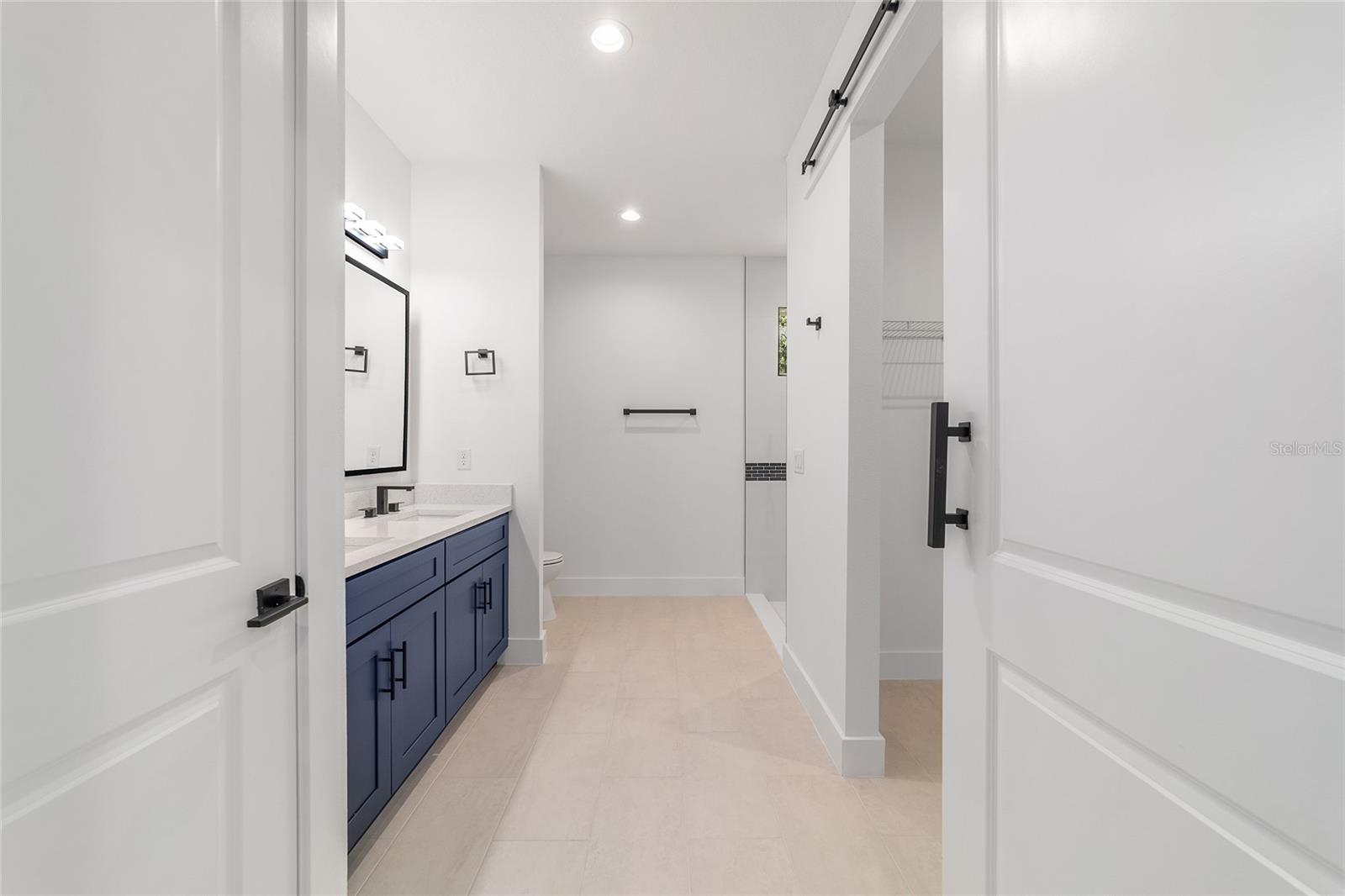 Image 32 of 73 For 7 Oak Trail 