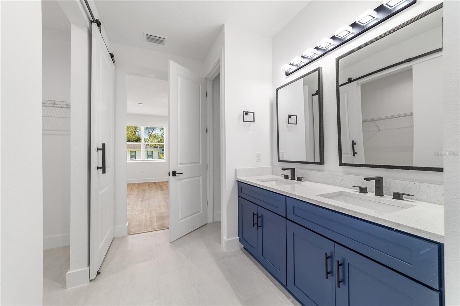 Image 35 of 73 For 7 Oak Trail 