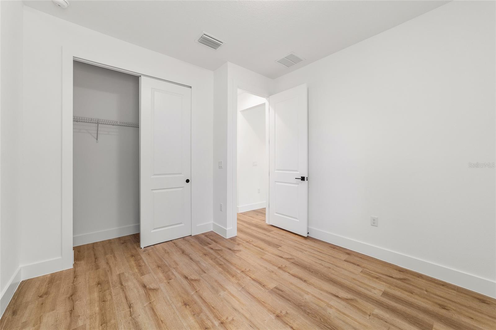 Image 38 of 73 For 7 Oak Trail 